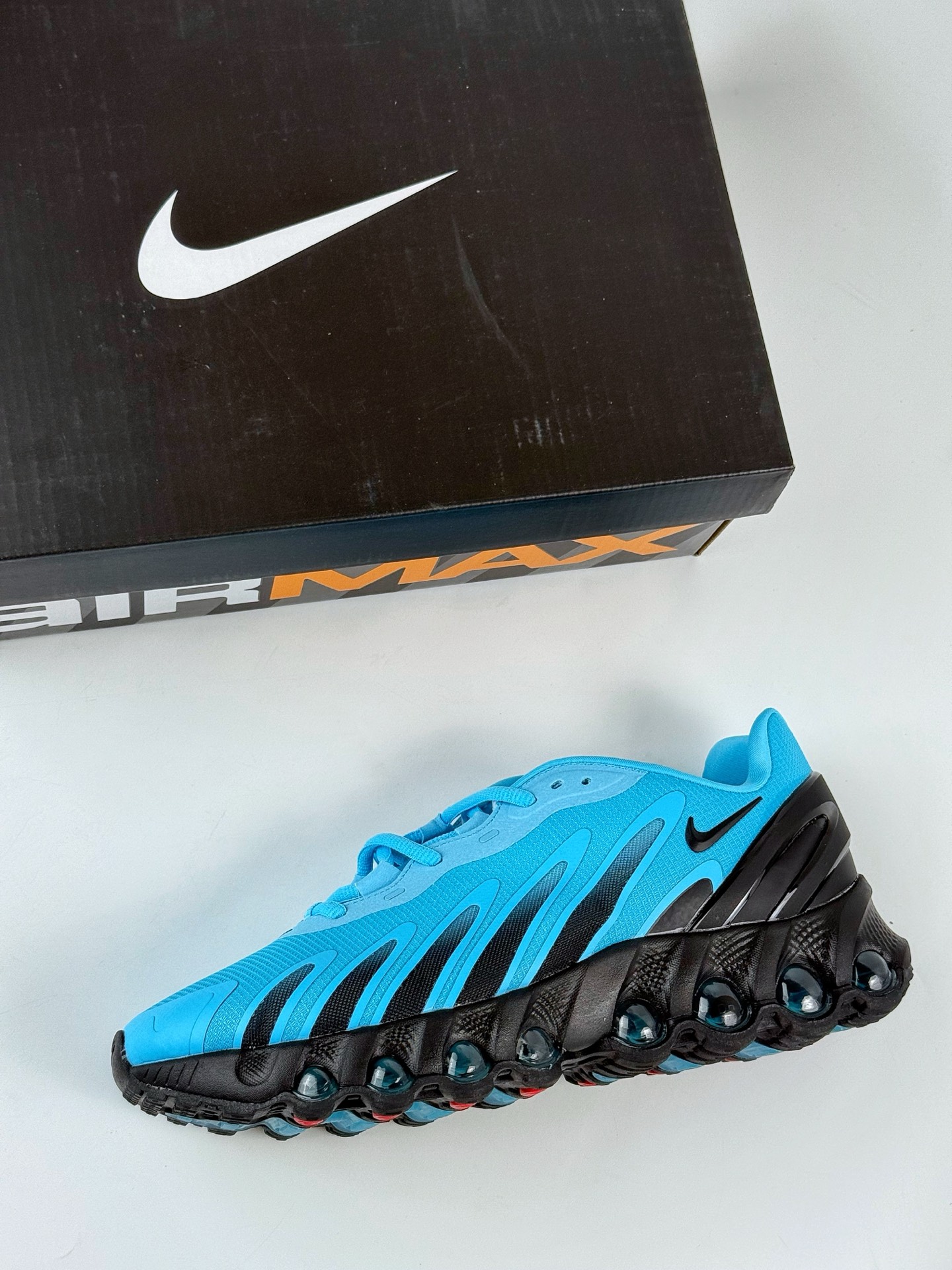 190 Nike Air Max DN8 复古减震气垫跑鞋 FQ7860-047