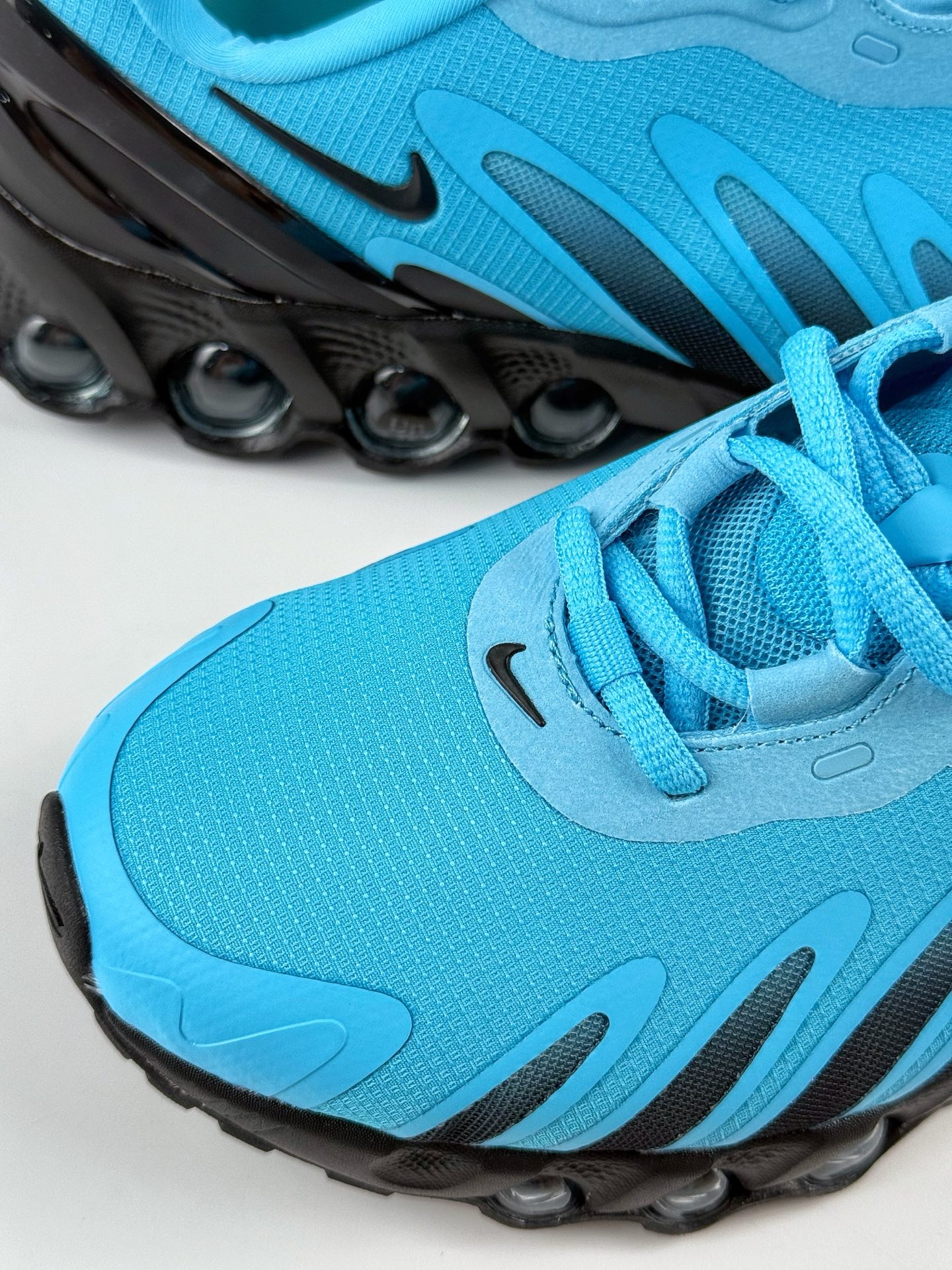 190 Nike Air Max DN8 复古减震气垫跑鞋 FQ7860-047