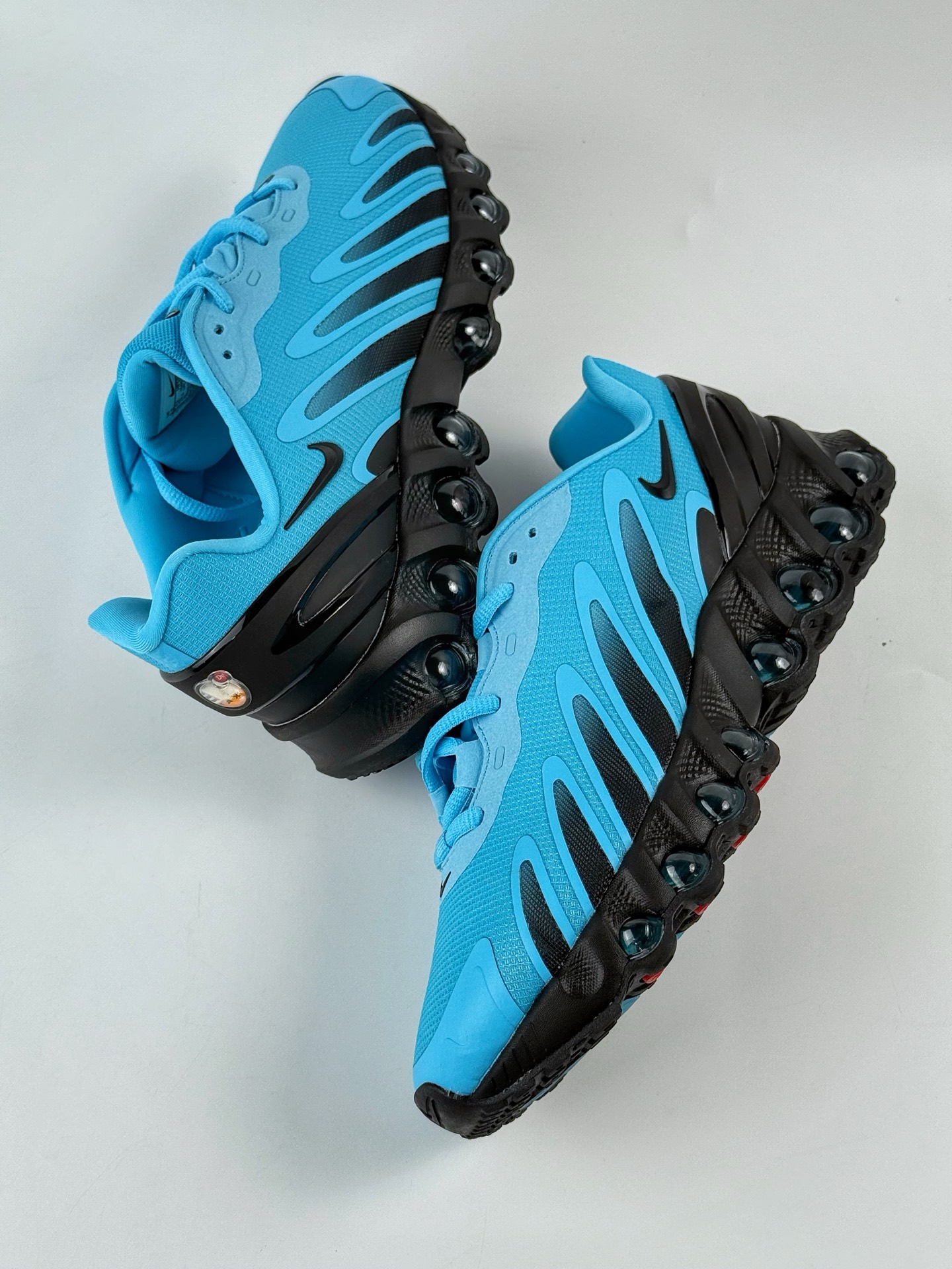 190 Nike Air Max DN8 复古减震气垫跑鞋 FQ7860-047