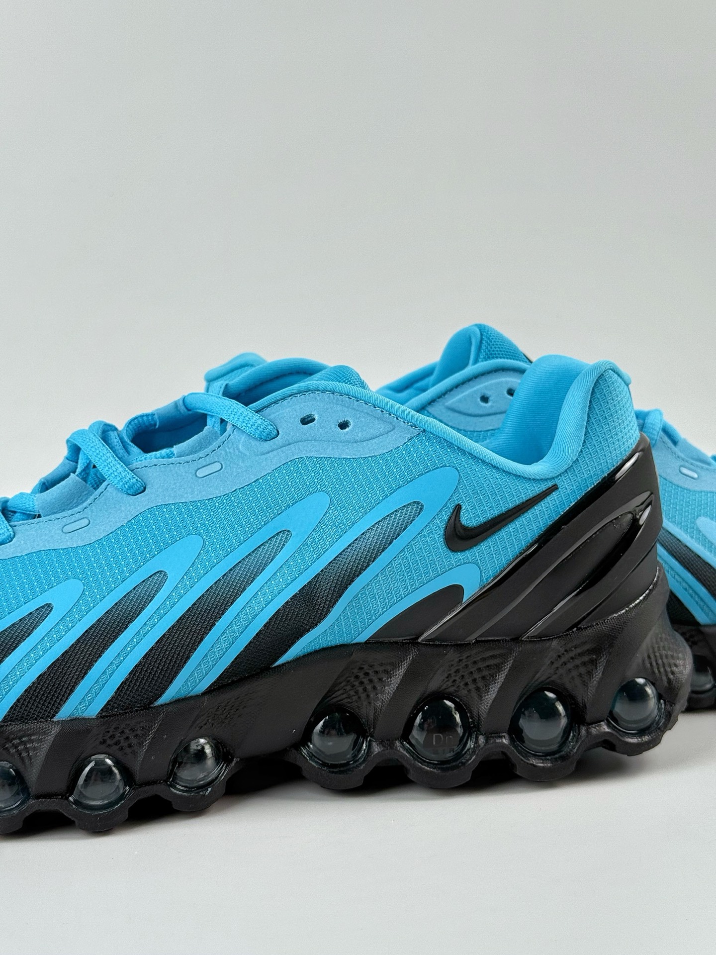 190 Nike Air Max DN8 复古减震气垫跑鞋 FQ7860-047