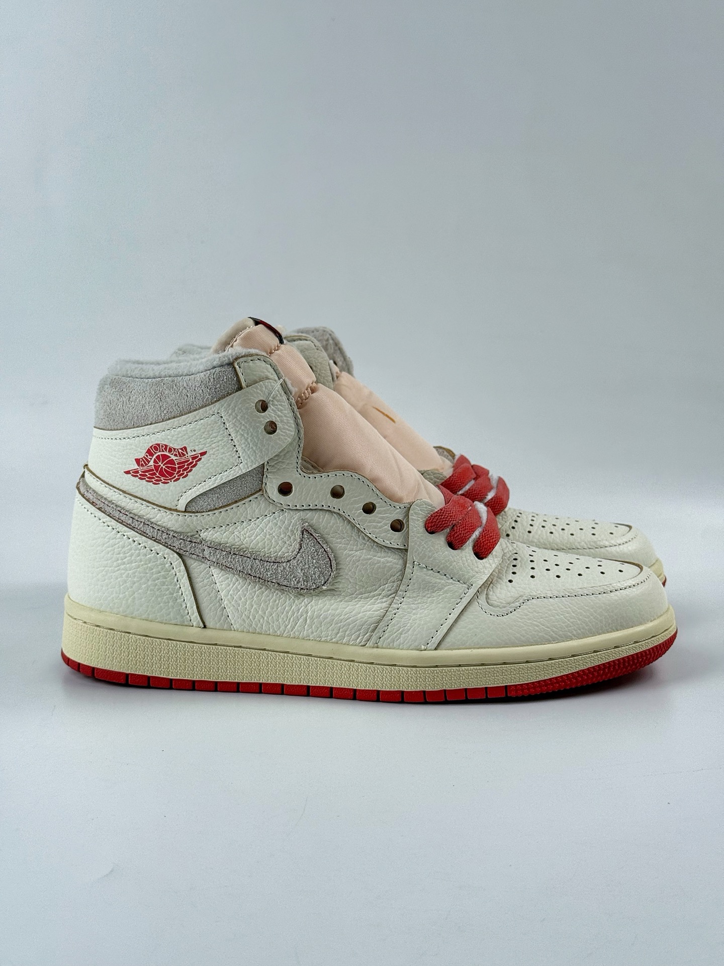 260 莞产原底面 市售性价比之王 Air Jordan 1 Retro High OG ”Sail/Cinnabar” 米橙 DB4612-100