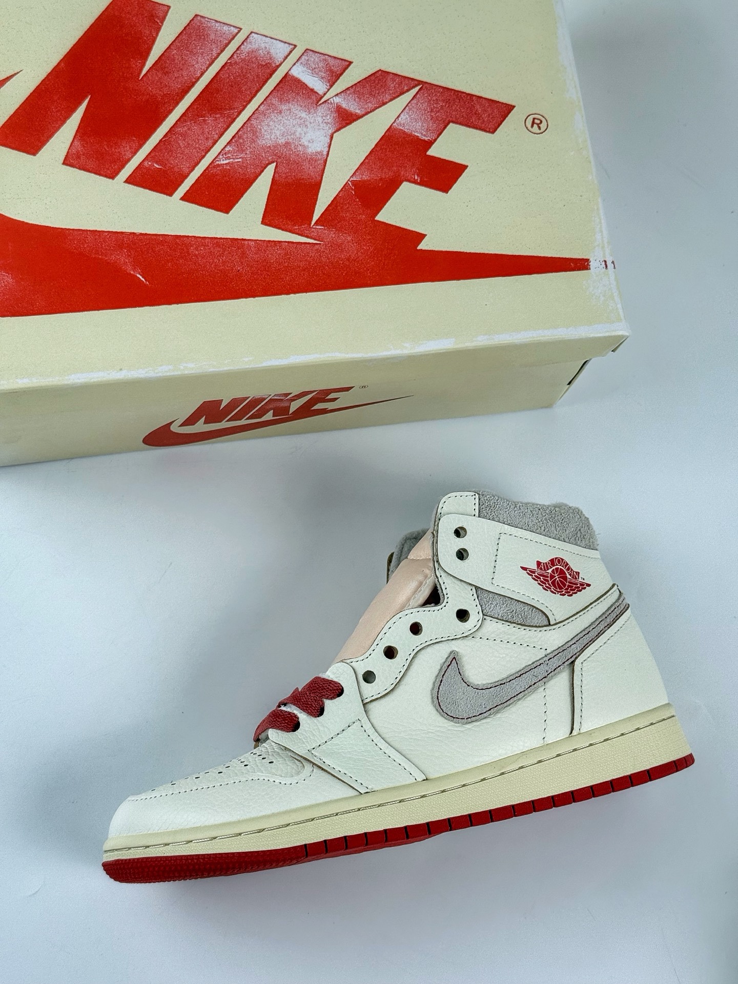260 莞产原底面 市售性价比之王 Air Jordan 1 Retro High OG ”Sail/Cinnabar” 米橙 DB4612-100