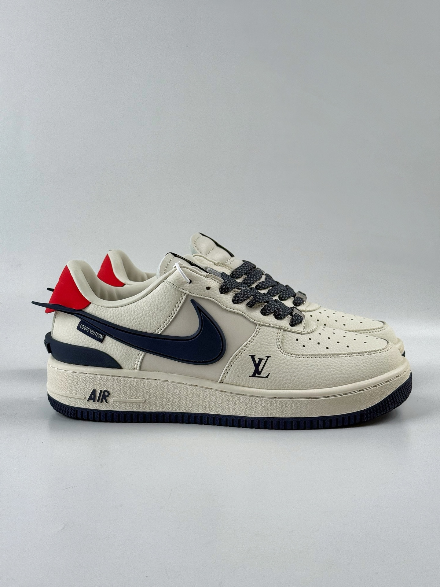 260 Nike Air Force 1 Low 07 x Louis Vuitton 白蓝大钩满天星 XS3464-575