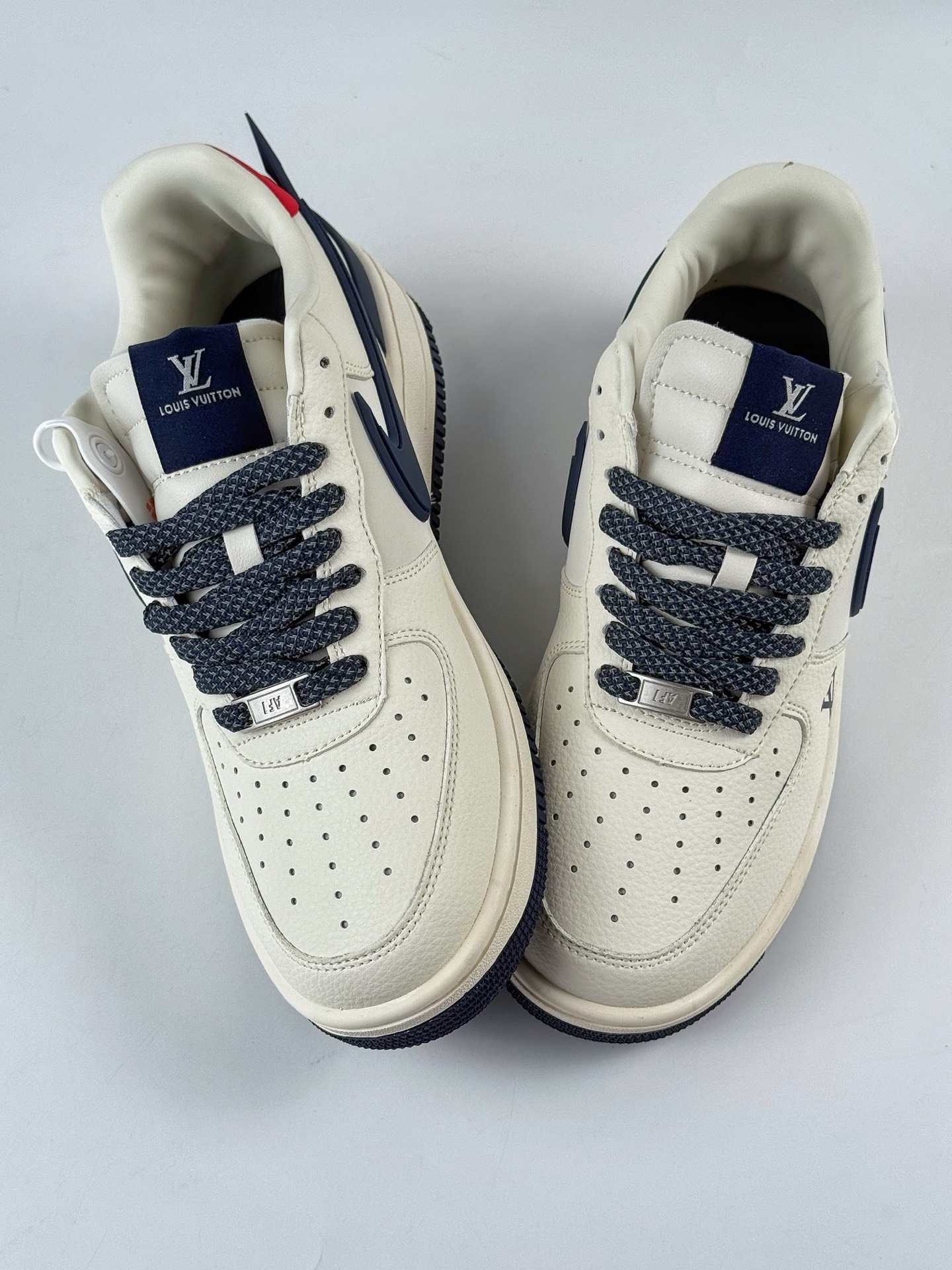 260 Nike Air Force 1 Low 07 x Louis Vuitton 白蓝大钩满天星 XS3464-575