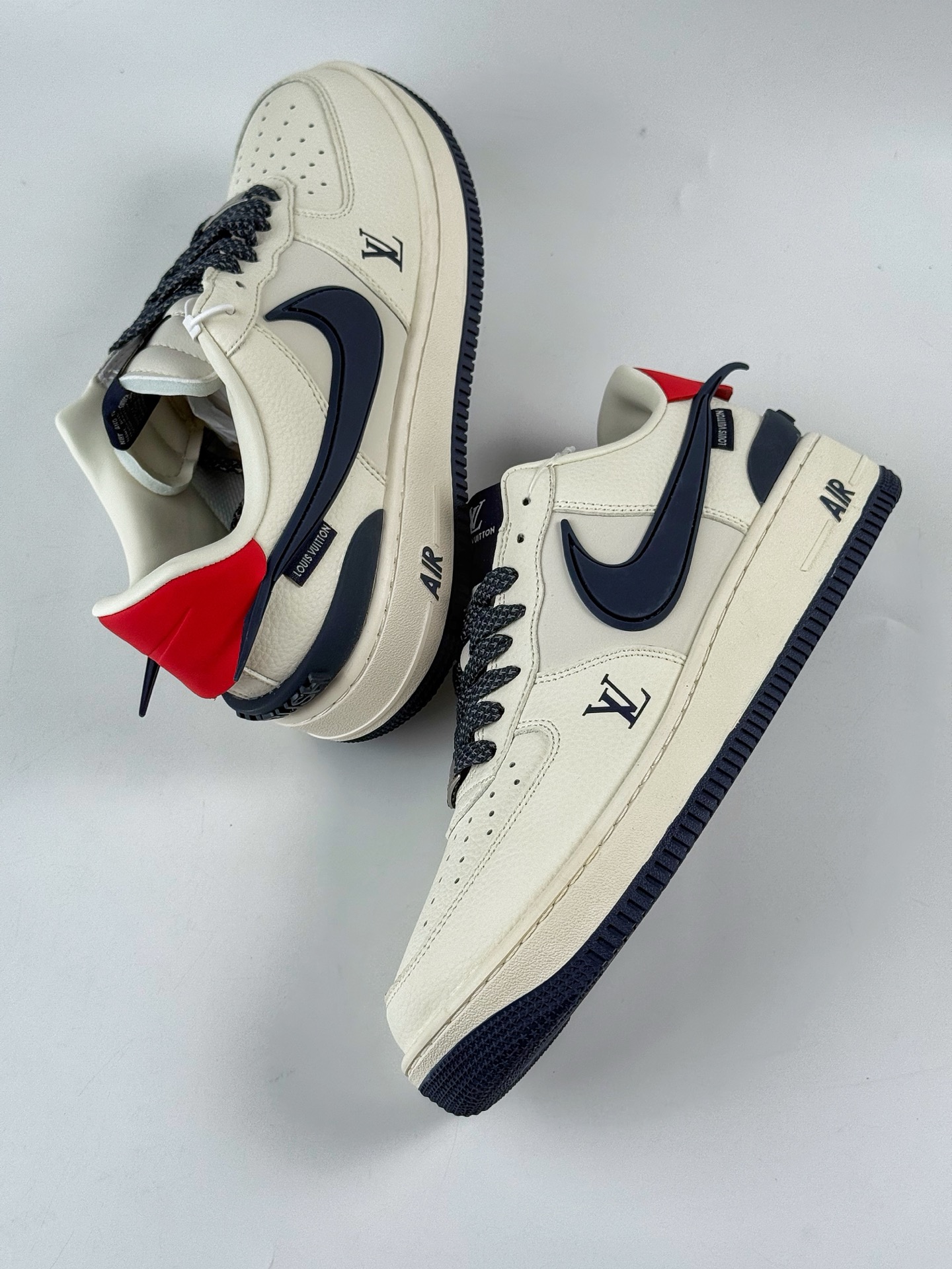 260 Nike Air Force 1 Low 07 x Louis Vuitton 白蓝大钩满天星 XS3464-575