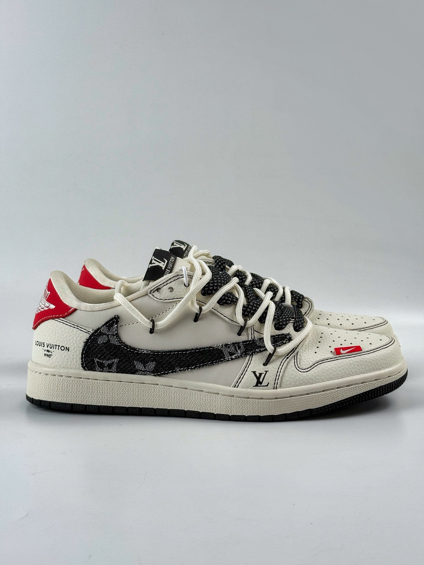 300 Nike SB Dunk Low x Louis Vuitton 白黑绑带满天星 DM6868-108