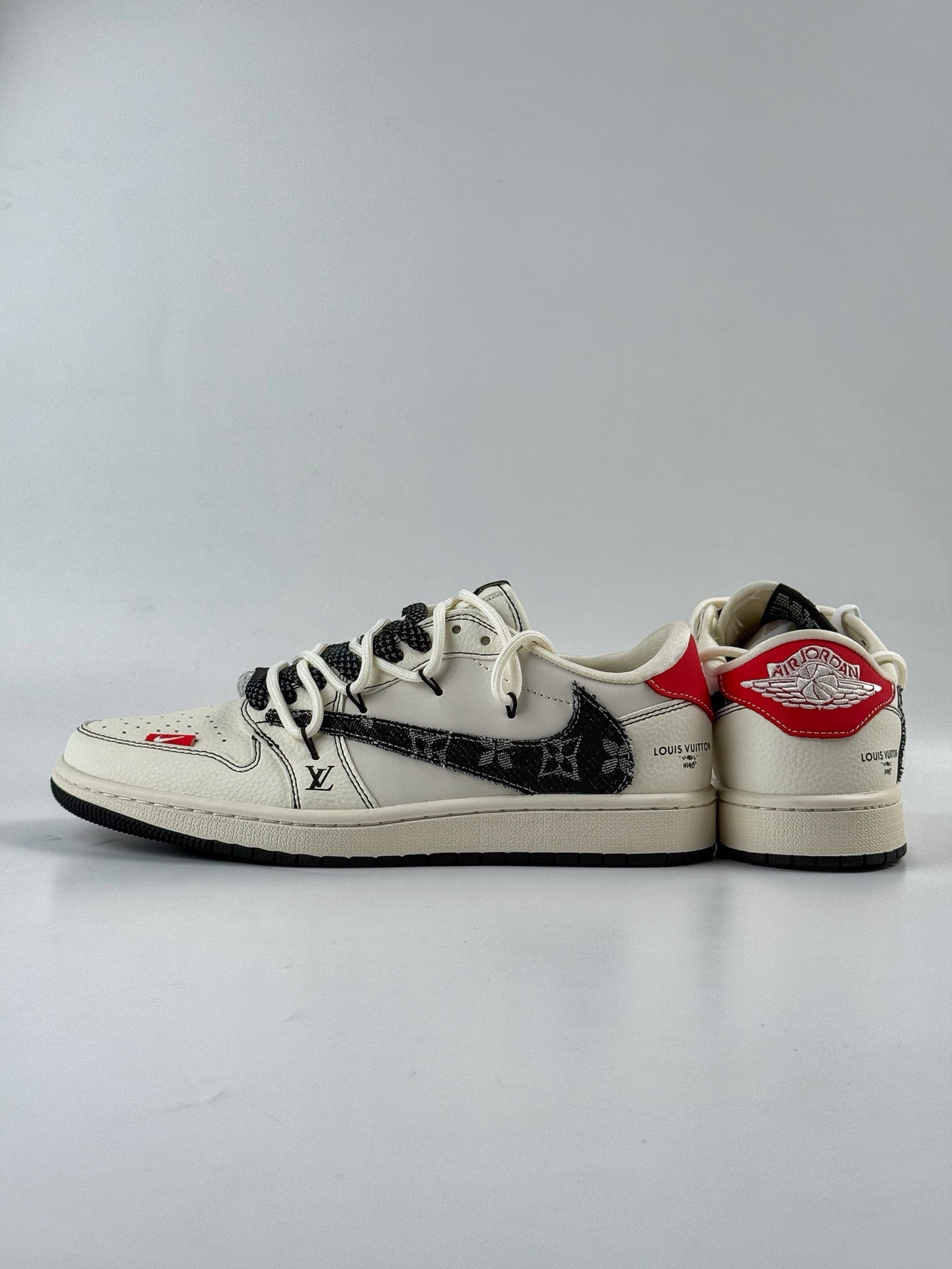 300 Nike SB Dunk Low x Louis Vuitton 白黑绑带满天星 DM6868-108