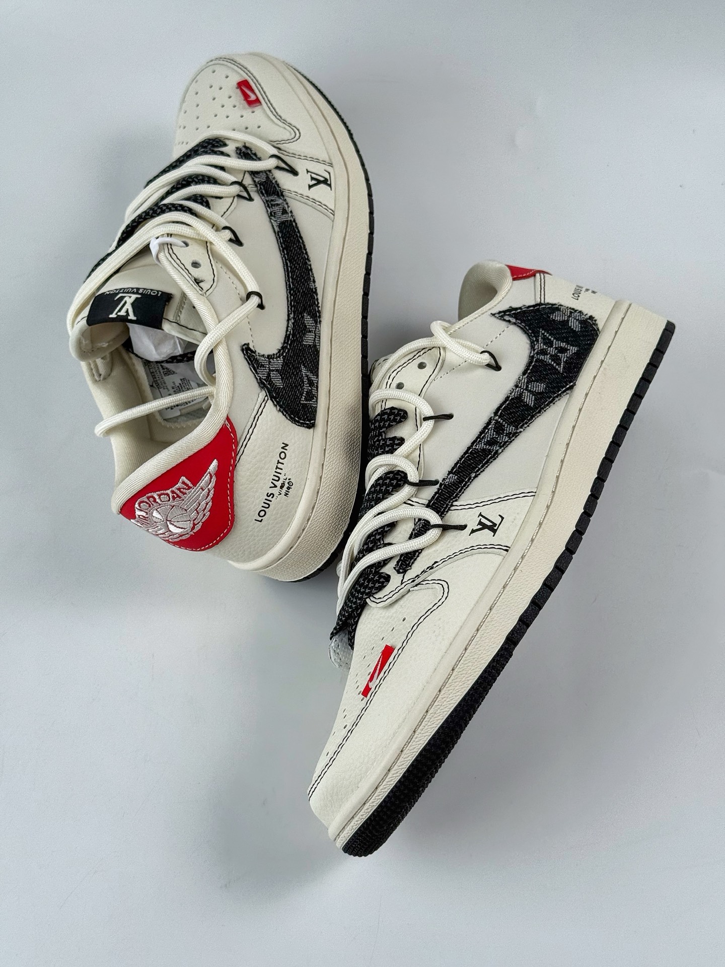 300 Nike SB Dunk Low x Louis Vuitton 白黑绑带满天星 DM6868-108