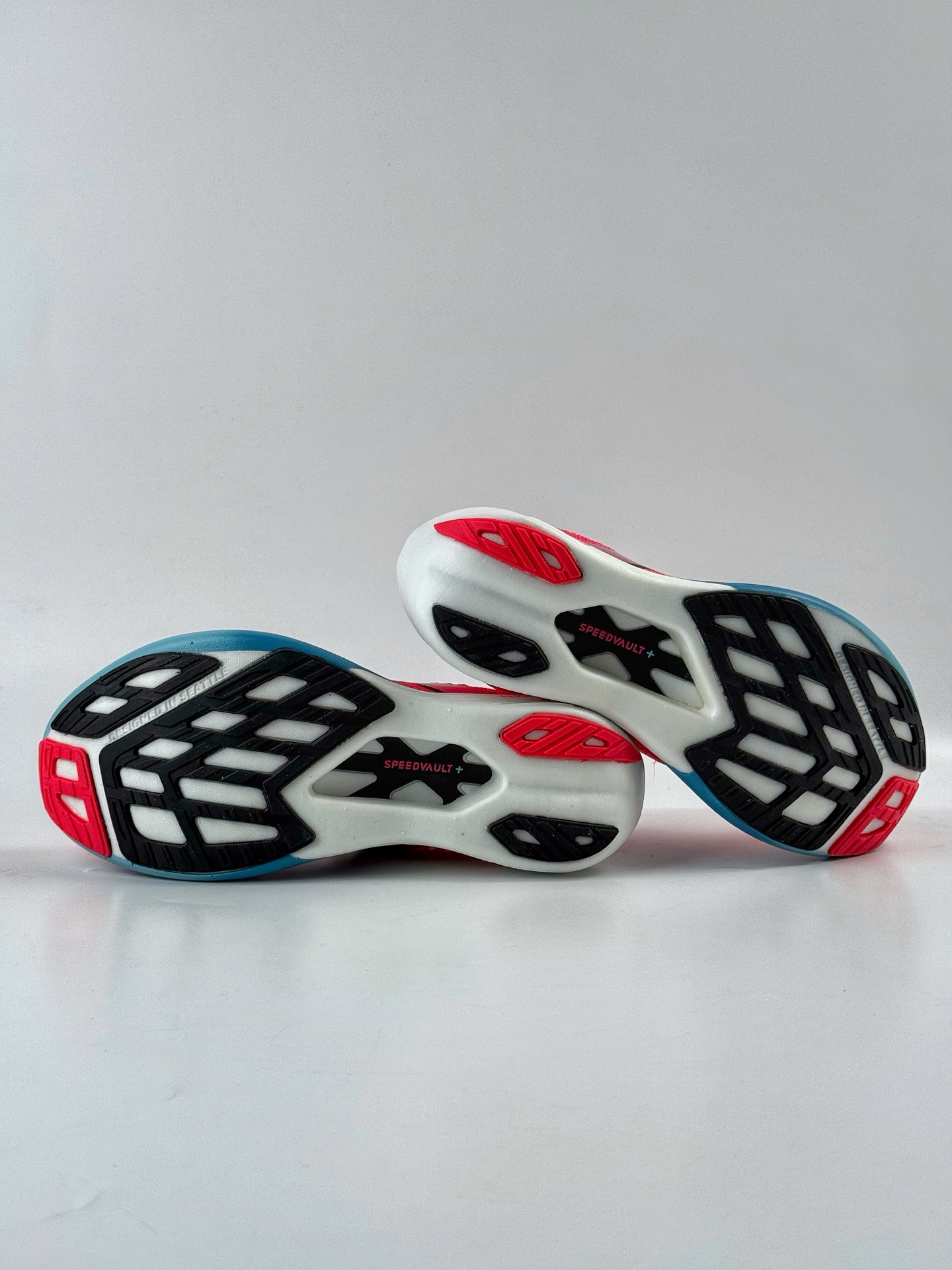 190 Brooks布鲁克斯 Hyperion Elite 4 PB 舒适百搭防滑耐磨 低帮 越野竞速跑步鞋 100046 1D 645