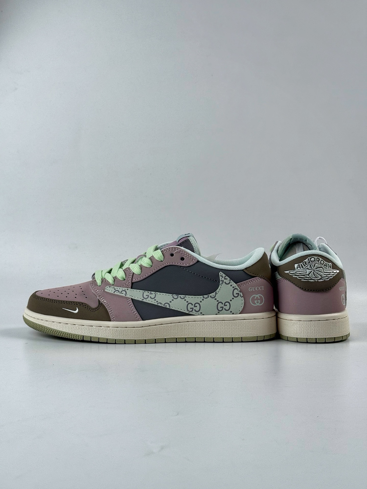 260 Travis Scott x Nike Air Jordan 1 Low x GUCCI Air Jordan 1 Low 反转棕紫小勾倒钩 XD0798-305