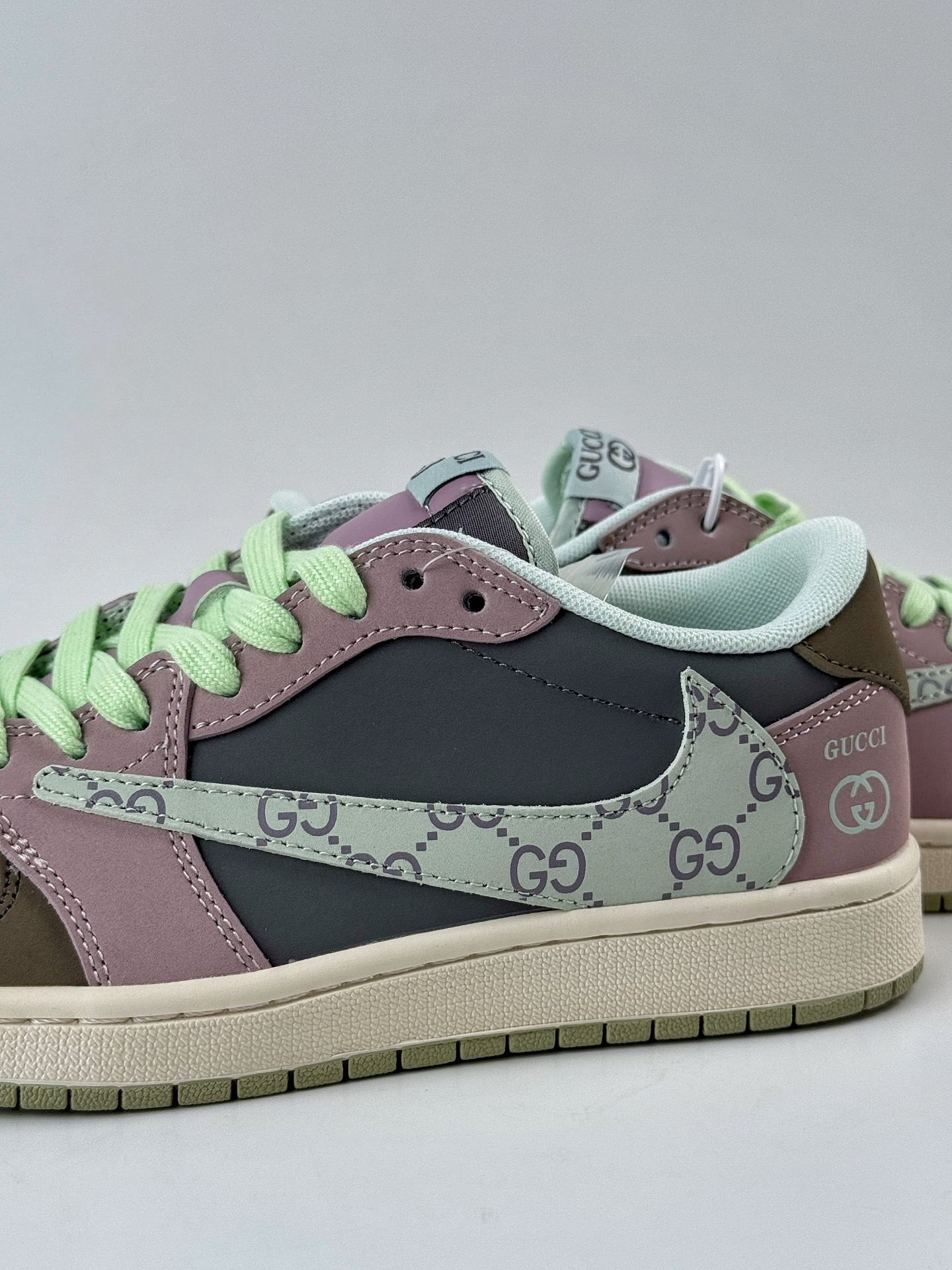260 Travis Scott x Nike Air Jordan 1 Low x GUCCI Air Jordan 1 Low 反转棕紫小勾倒钩 XD0798-305