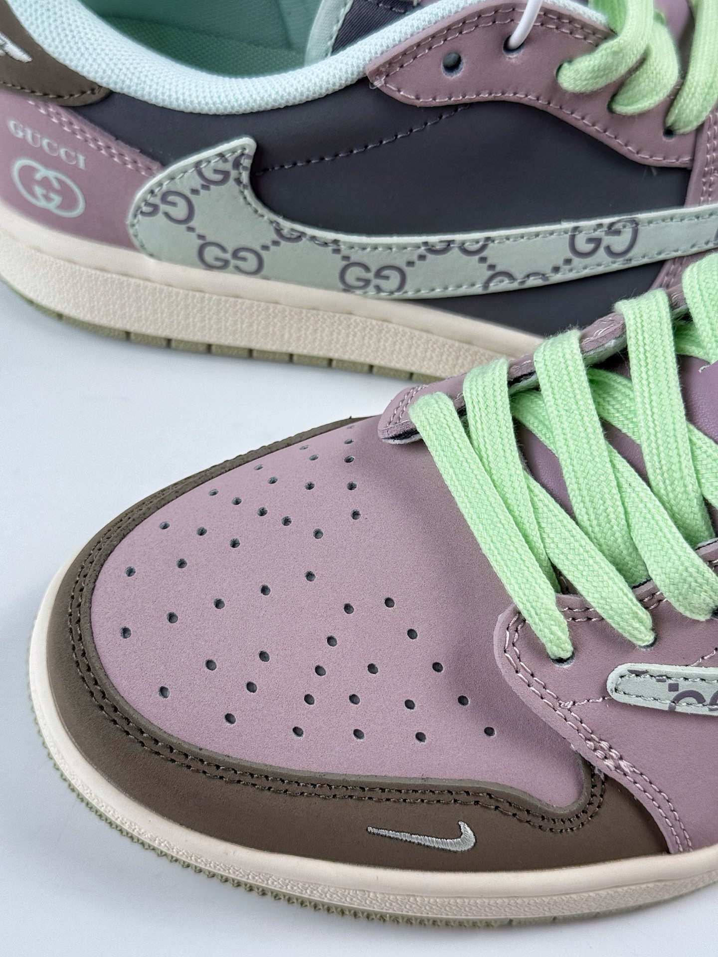 260 Travis Scott x Nike Air Jordan 1 Low x GUCCI Air Jordan 1 Low 反转棕紫小勾倒钩 XD0798-305