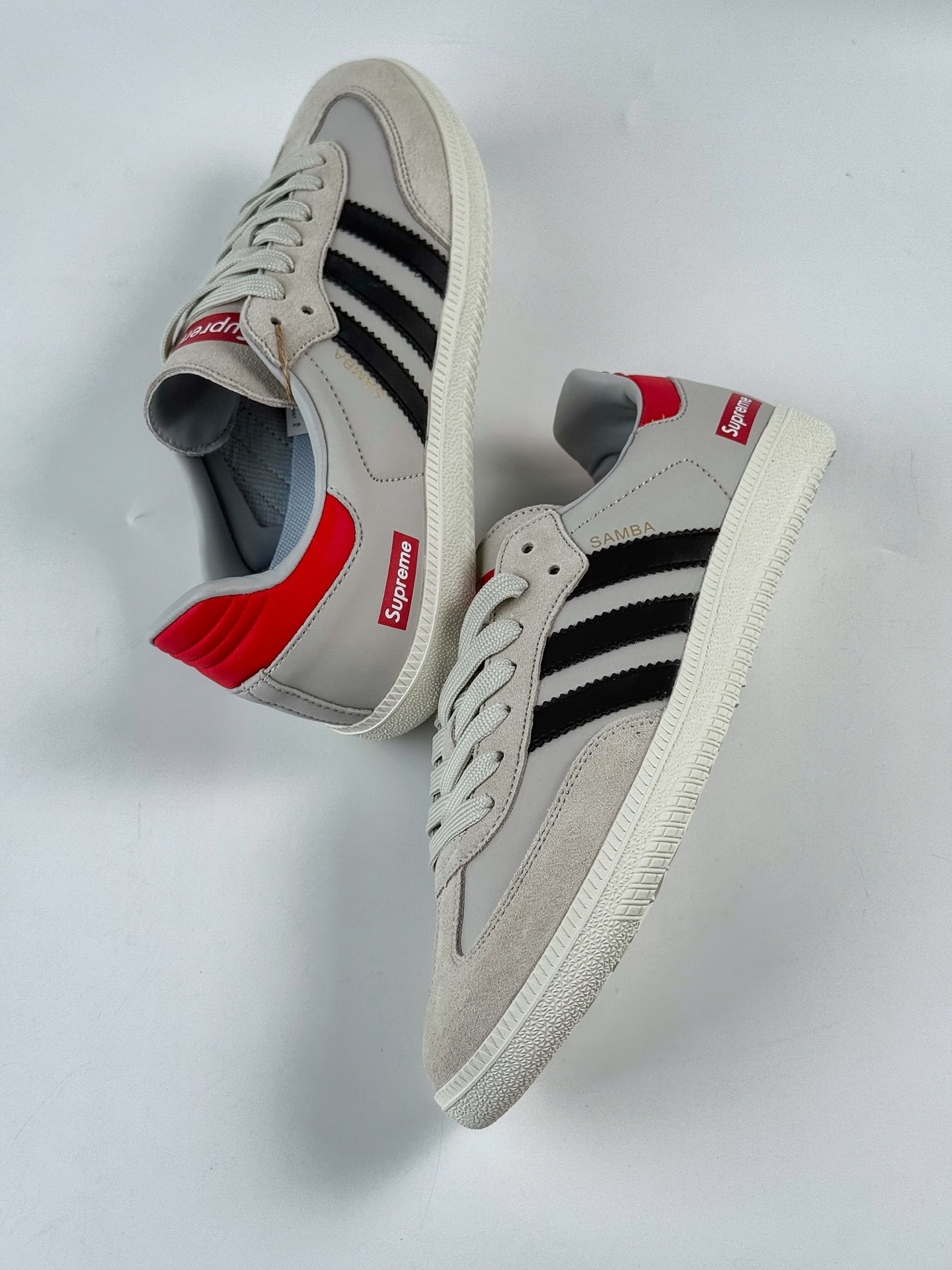 200 adidas originals Samba OG x Supreme 灰黑 桑巴舞系列复古经典轻便板鞋 GJ75814