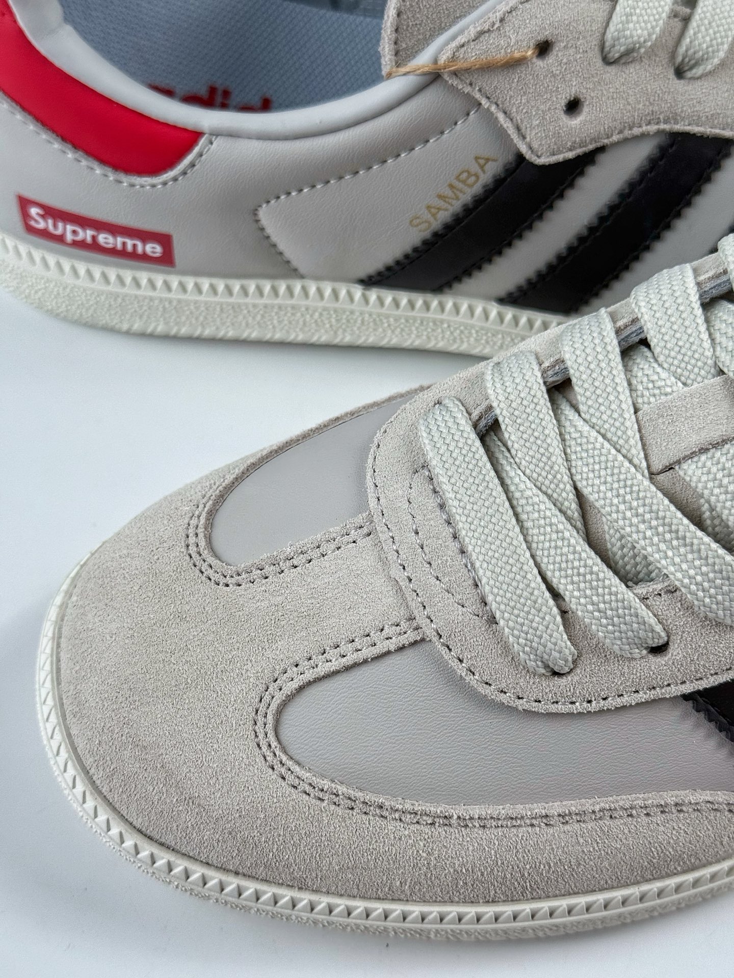 200 adidas originals Samba OG x Supreme 灰黑 桑巴舞系列复古经典轻便板鞋 GJ75814