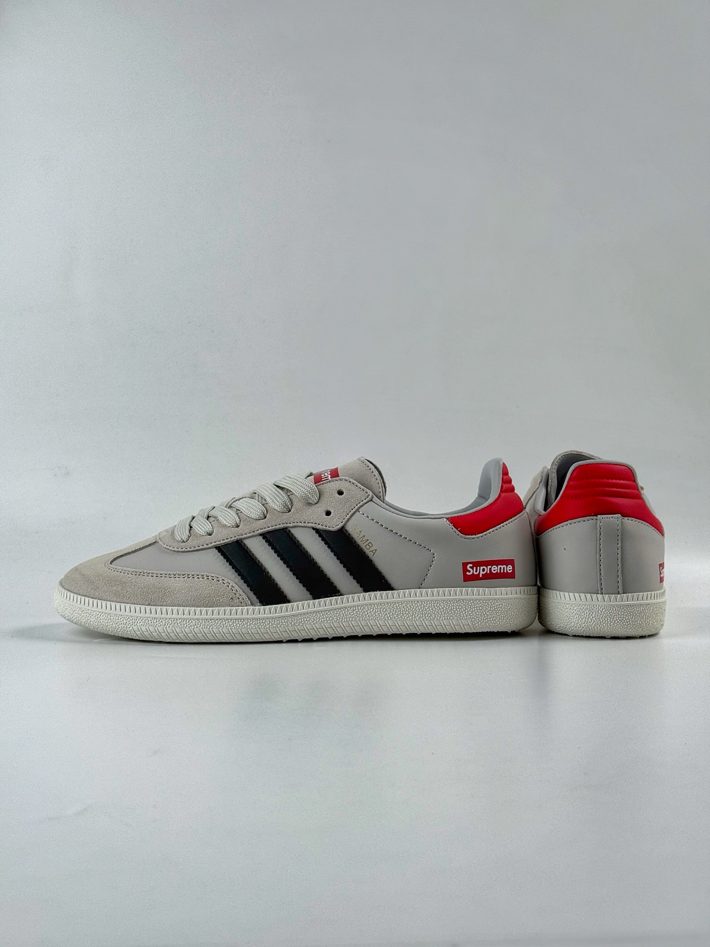 200 adidas originals Samba OG x Supreme 灰黑 桑巴舞系列复古经典轻便板鞋 GJ75814