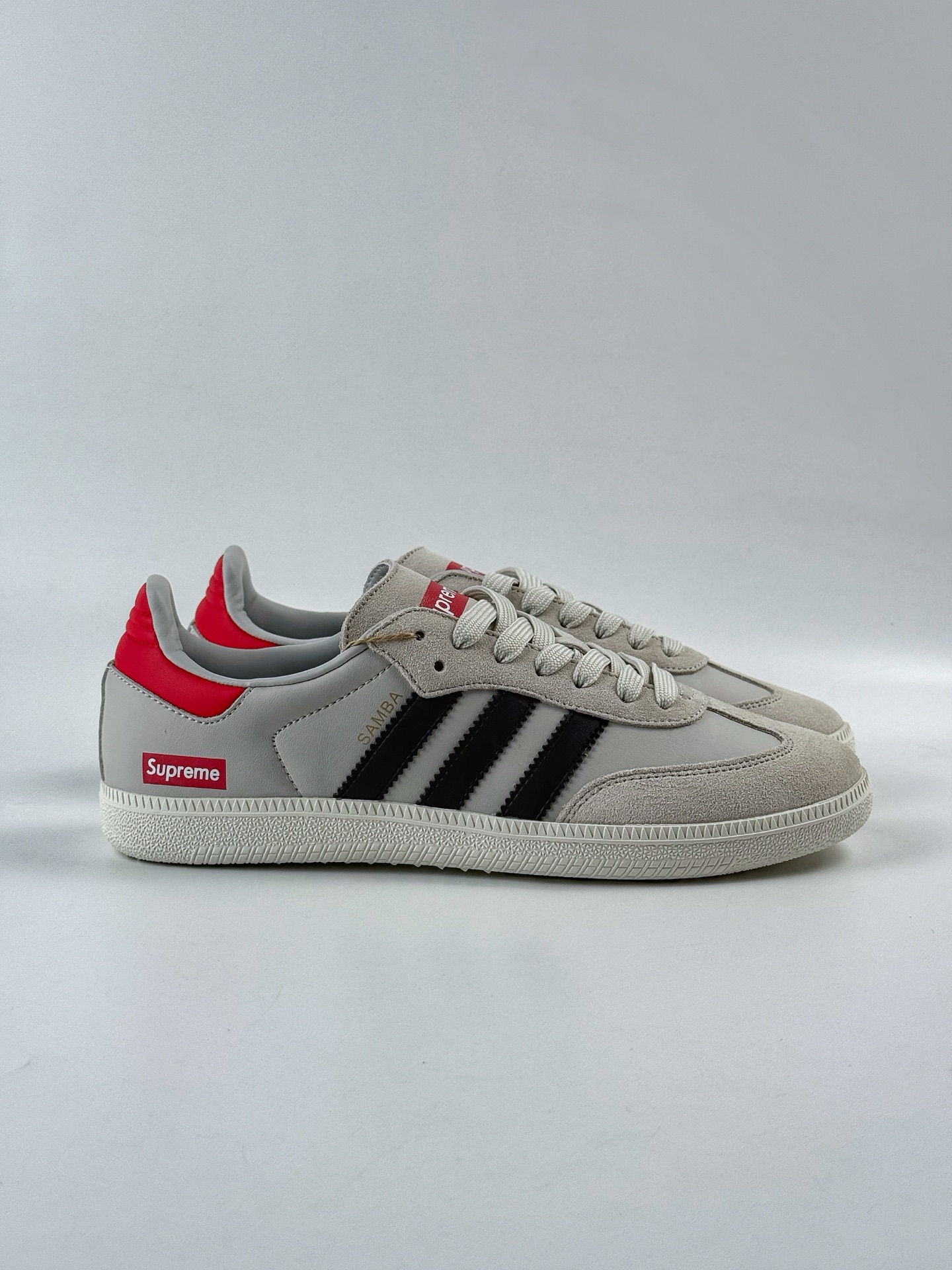 200 adidas originals Samba OG x Supreme 灰黑 桑巴舞系列复古经典轻便板鞋 GJ75814