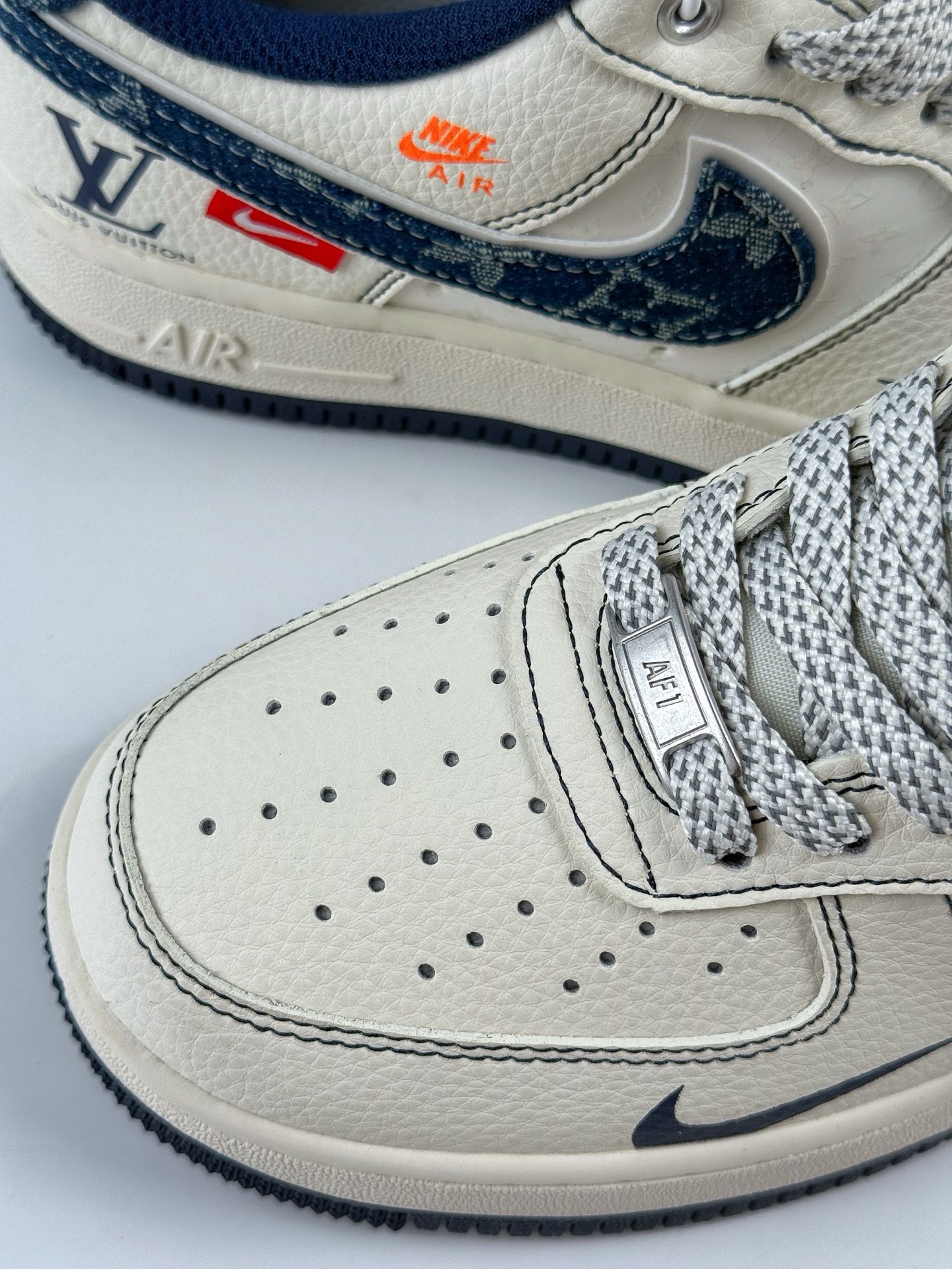 260 Nike Air Force 1 Low 07 x Louis Vuitton 白蓝小勾满天星 YX5066-345