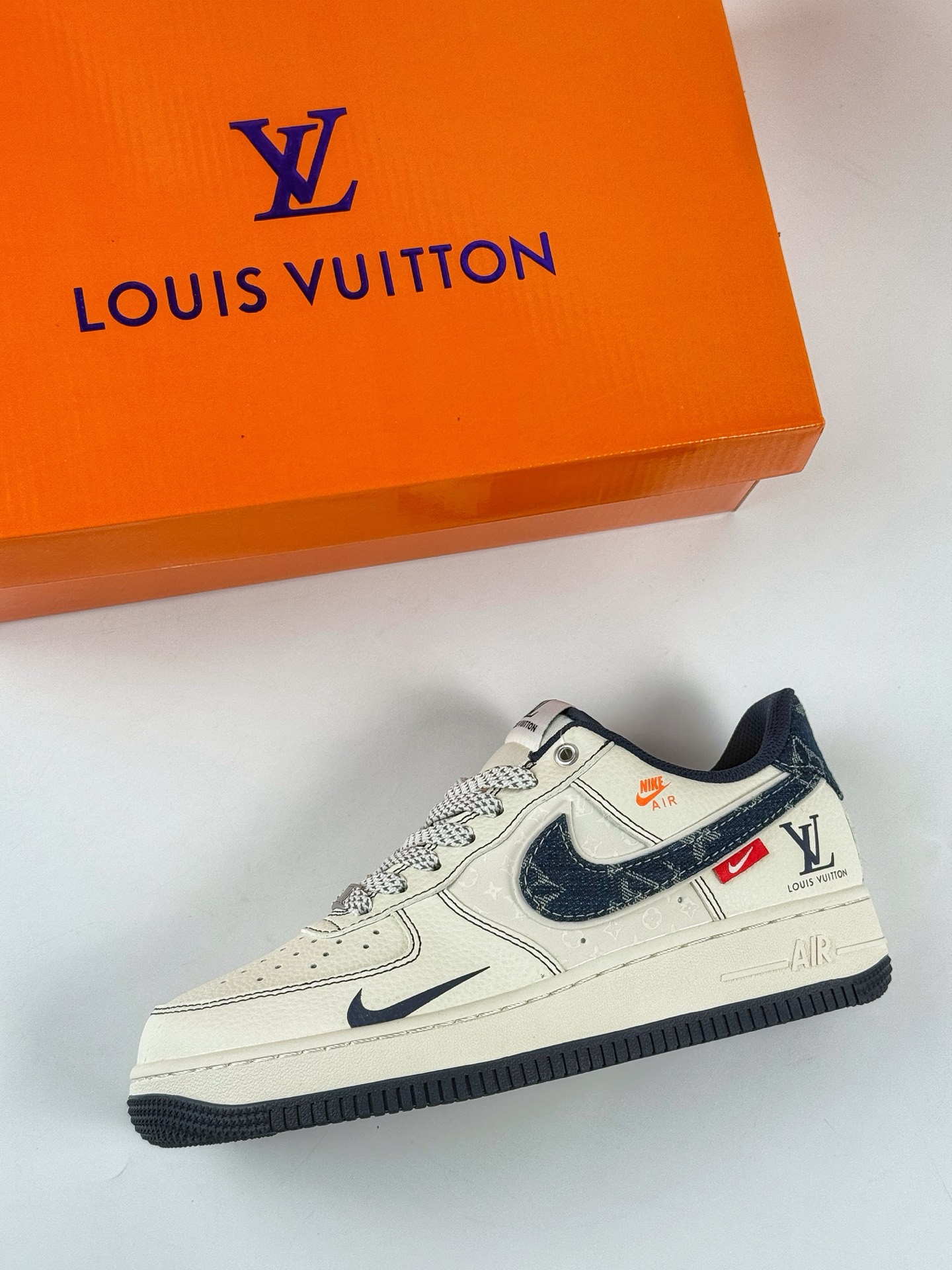 260 Nike Air Force 1 Low 07 x Louis Vuitton 白蓝小勾满天星 YX5066-345