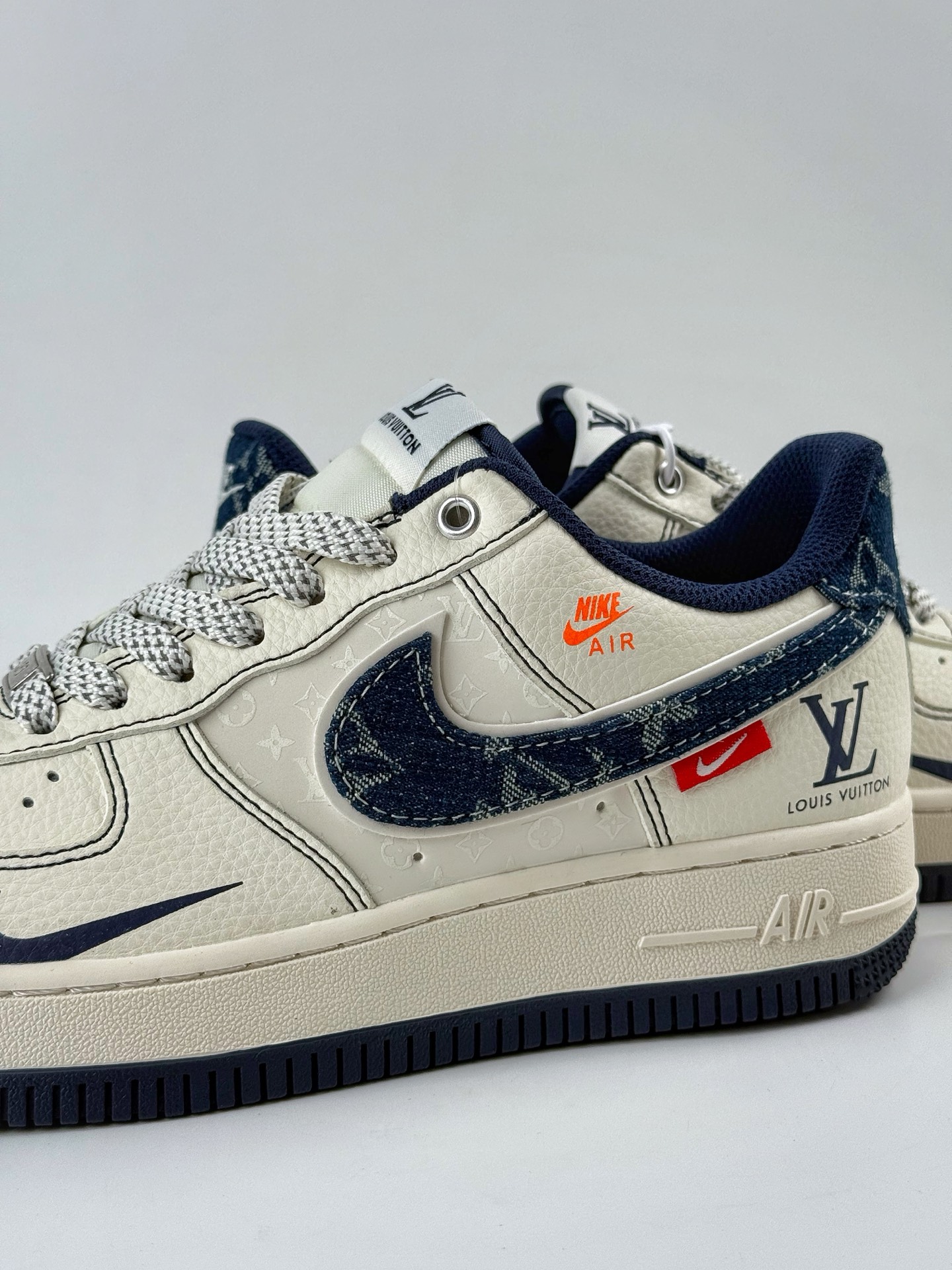 260 Nike Air Force 1 Low 07 x Louis Vuitton 白蓝小勾满天星 YX5066-345
