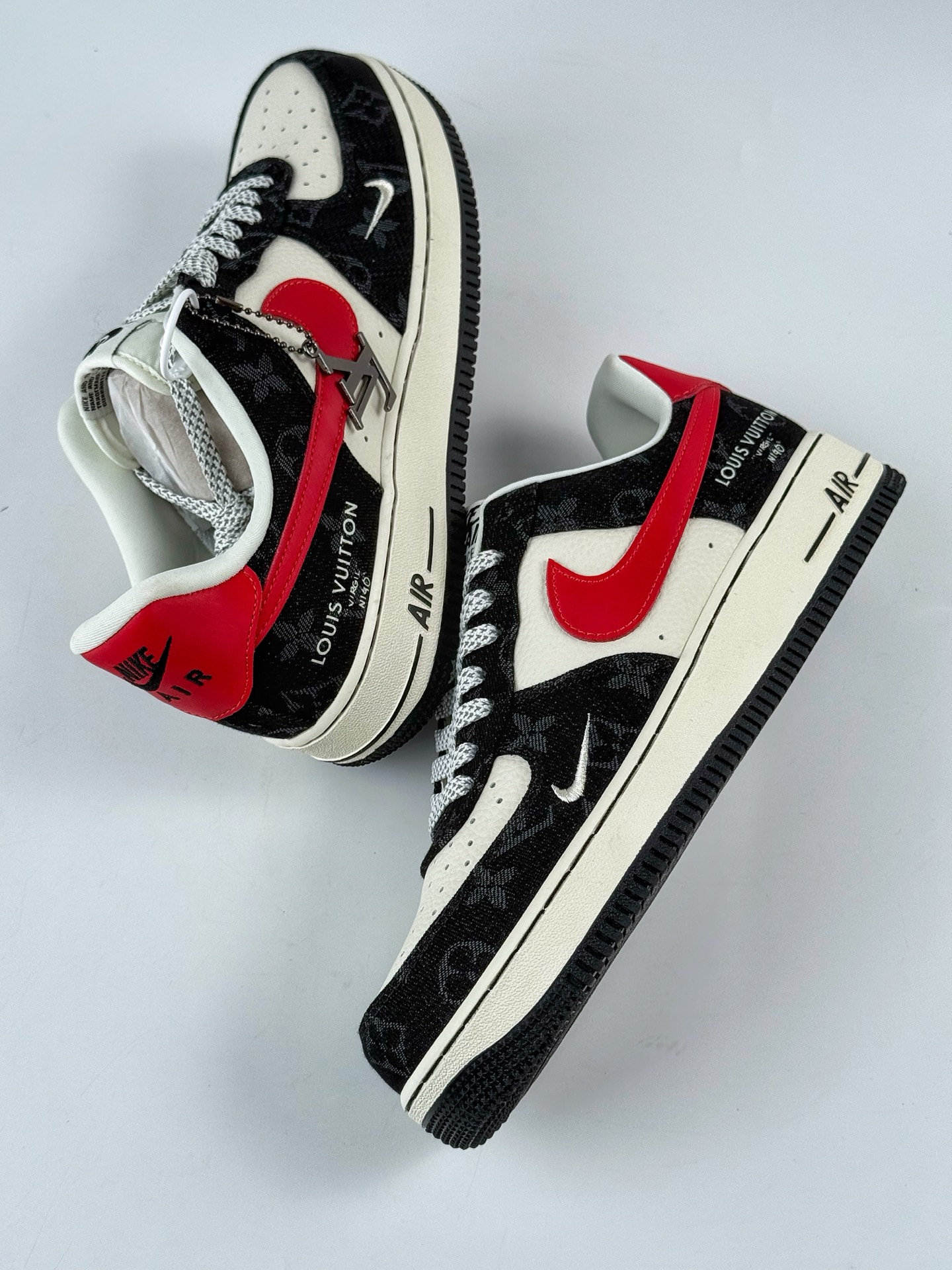 260 Nike Air Force 1 Low 07 Louis Vuitton 黑白小勾满天星 ZD1988-002