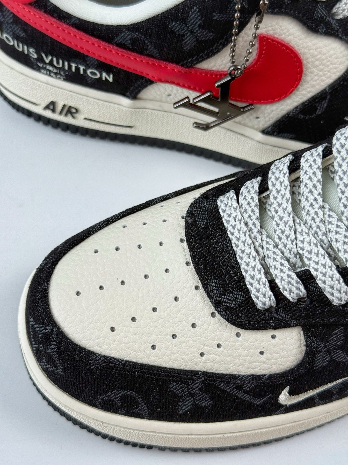 260 Nike Air Force 1 Low 07 Louis Vuitton 黑白小勾满天星 ZD1988-002