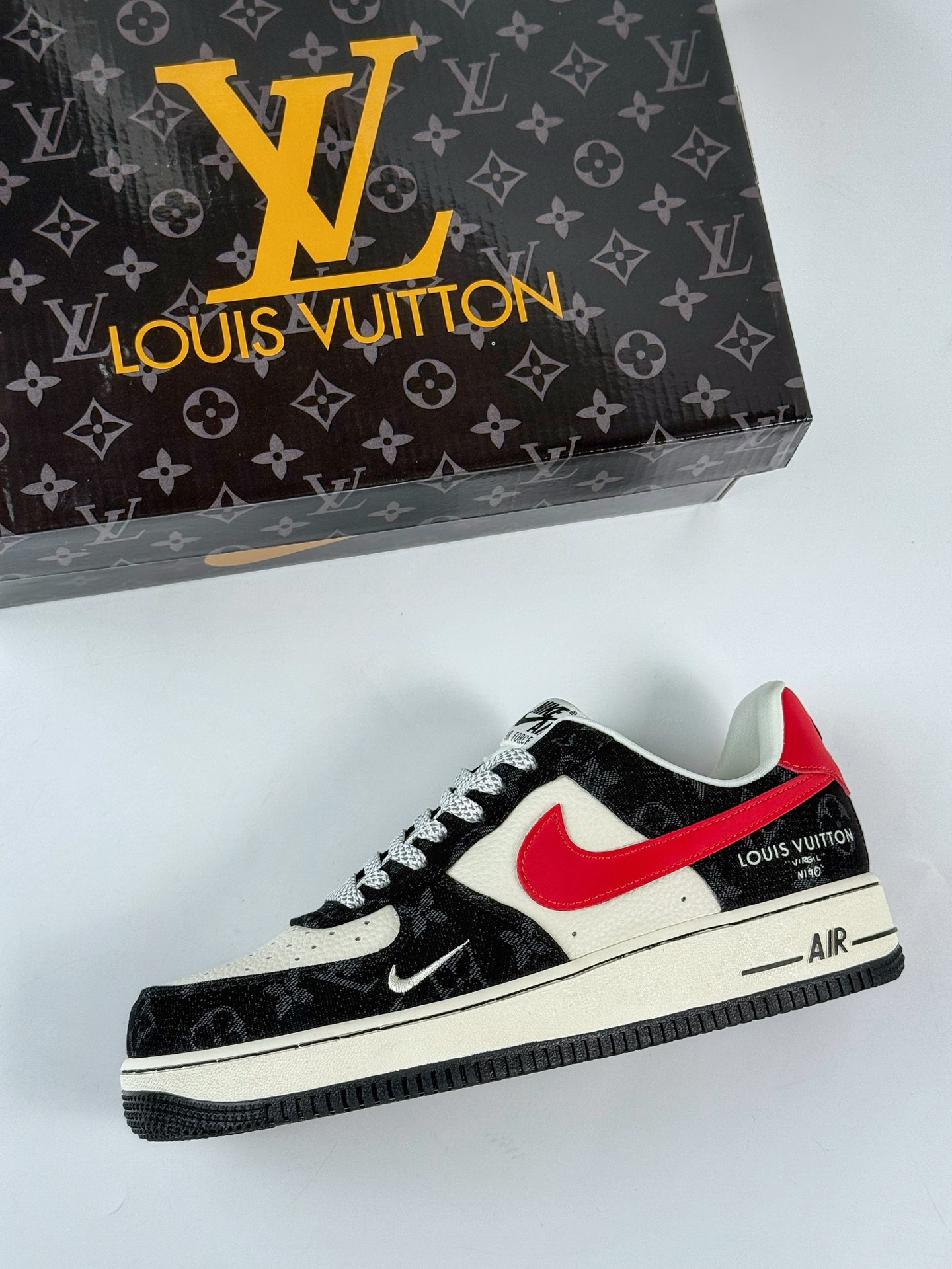 260 Nike Air Force 1 Low 07 Louis Vuitton 黑白小勾满天星 ZD1988-002