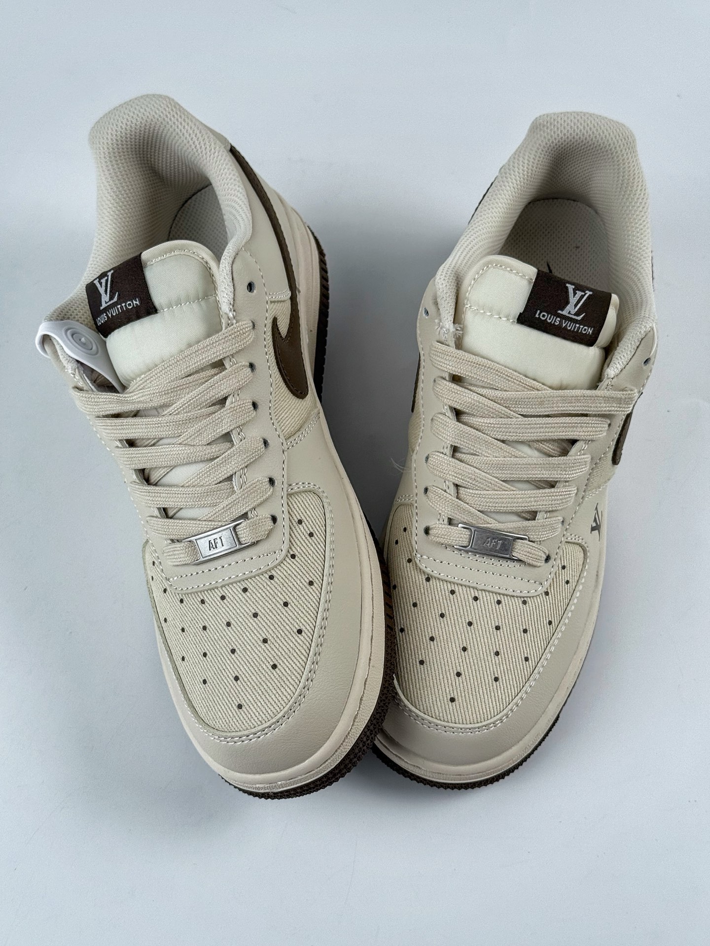 260 Nike Air Force 1 Low 07 x Louis Vuitton 米黑 QW5836-004