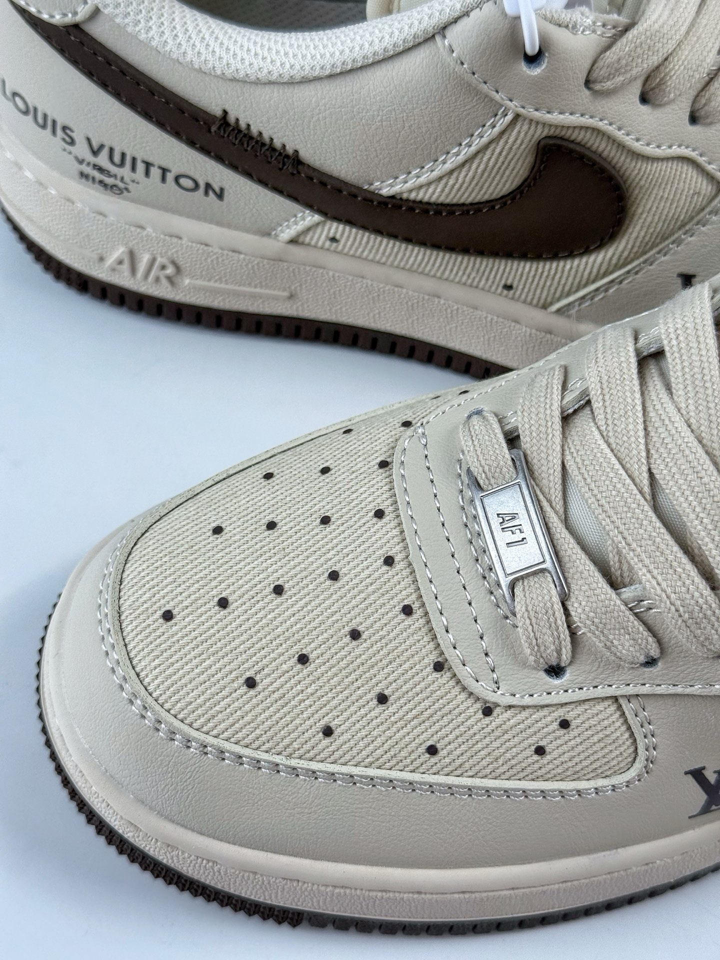 260 Nike Air Force 1 Low 07 x Louis Vuitton 米黑 QW5836-004