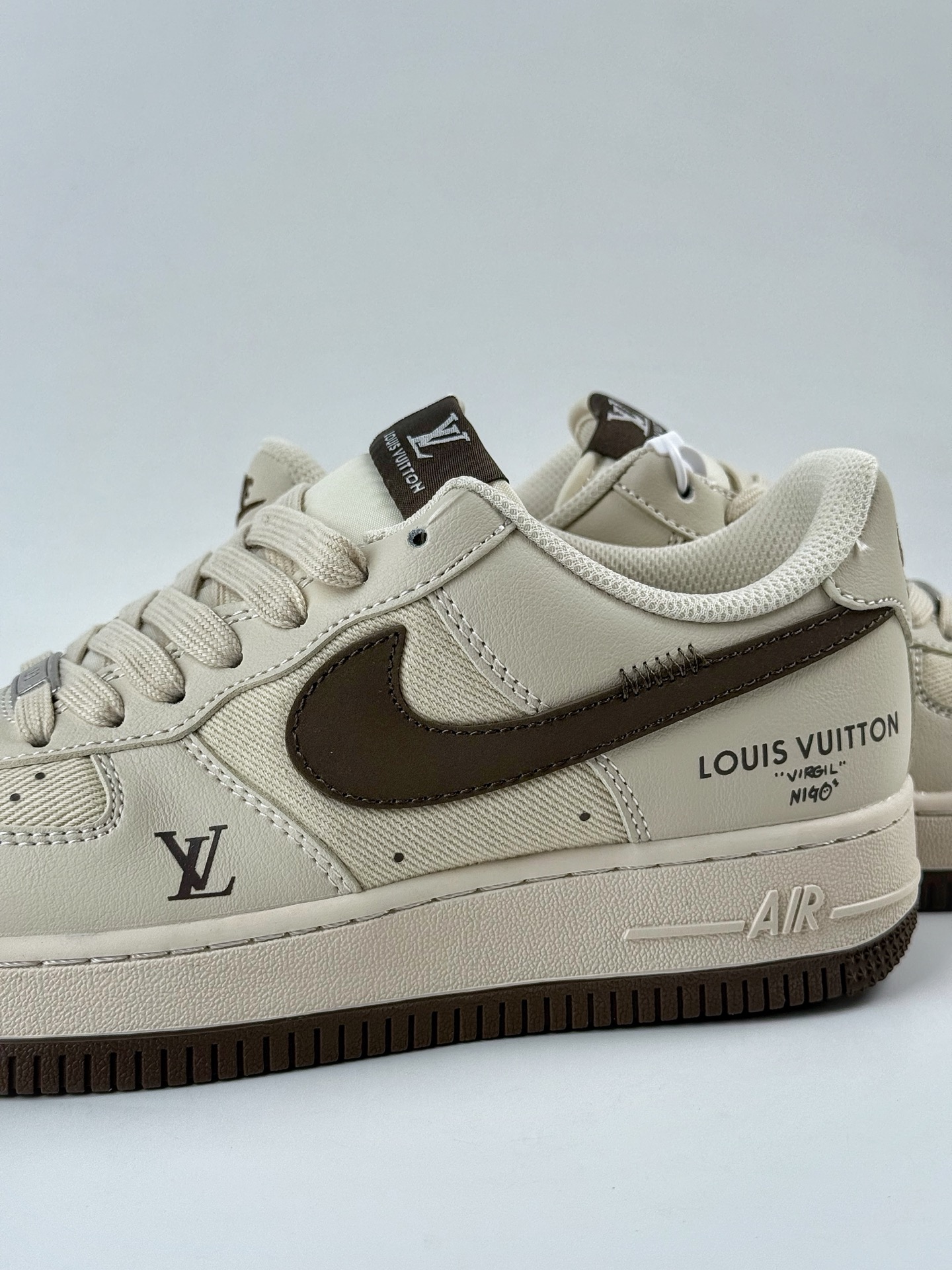 260 Nike Air Force 1 Low 07 x Louis Vuitton 米黑 QW5836-004