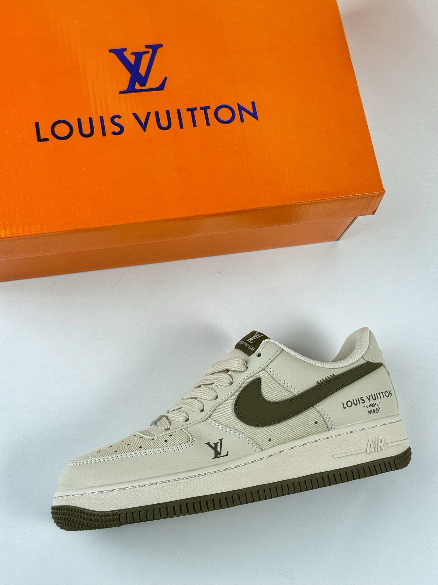 260 Nike Air Force 1 Low 07 x Louis Vuitton 米黑 QW5836-004