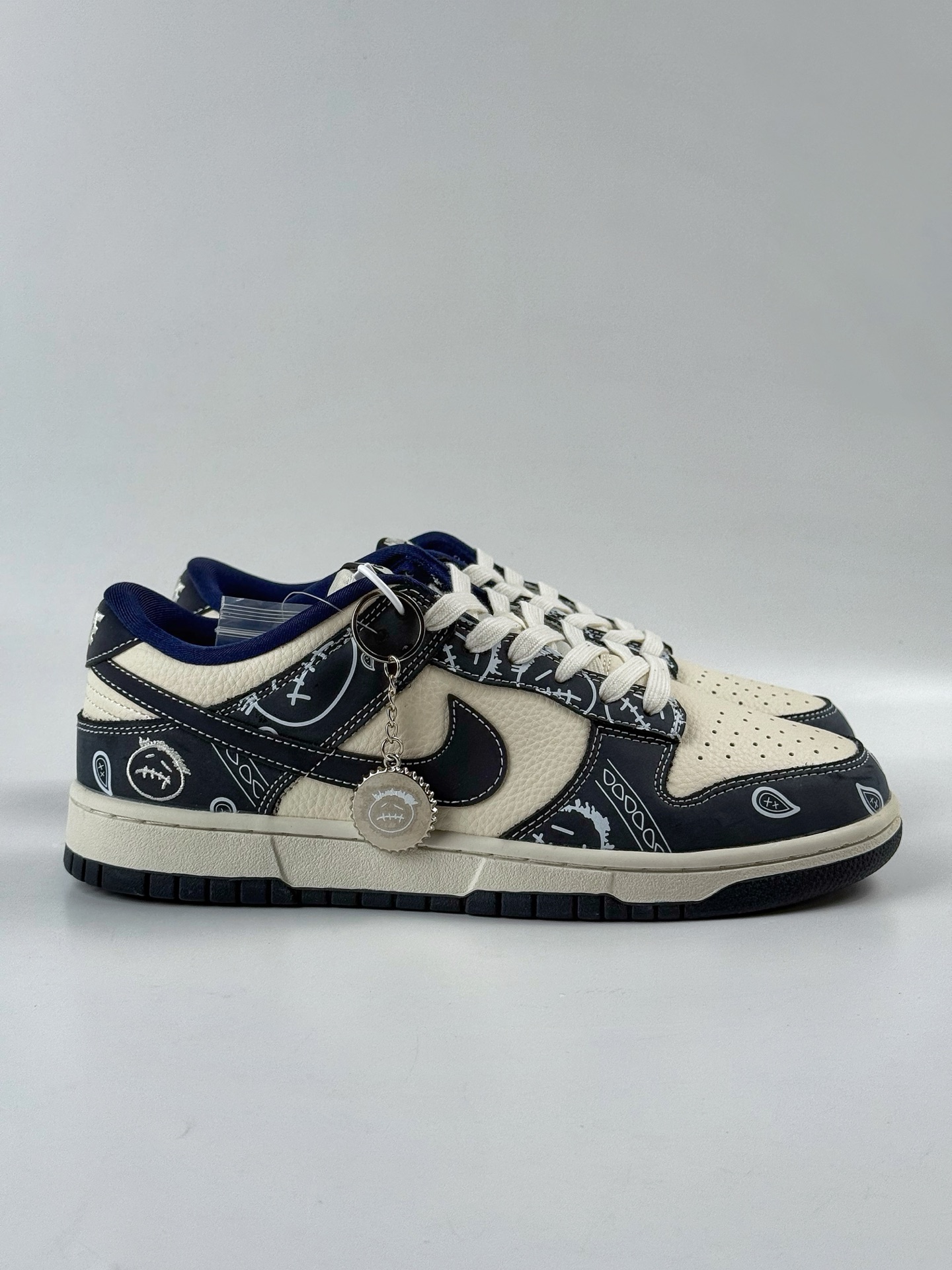 280 Nike SB Dunk Low 黑白 KK1333-046