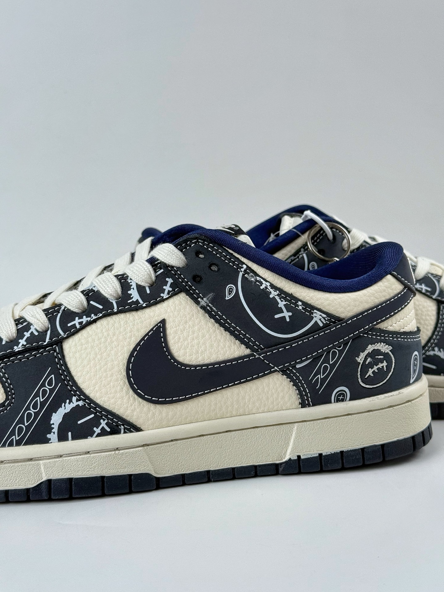 280 Nike SB Dunk Low 黑白 KK1333-046