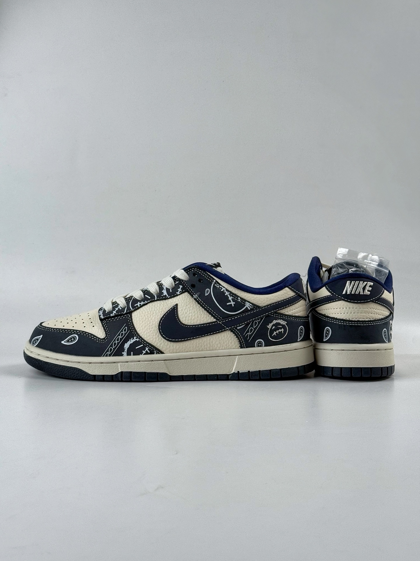 280 Nike SB Dunk Low 黑白 KK1333-046