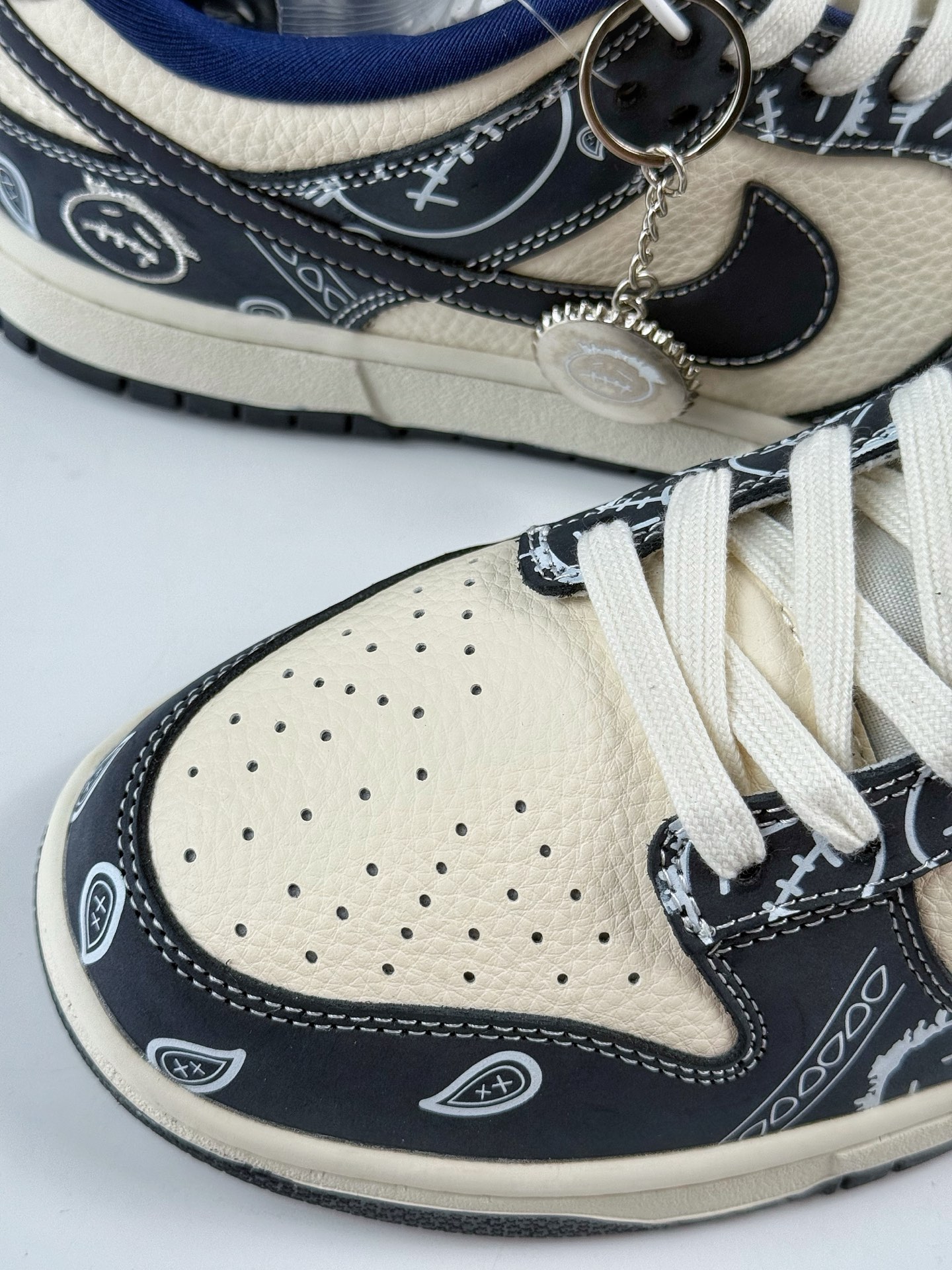 280 Nike SB Dunk Low 黑白 KK1333-046