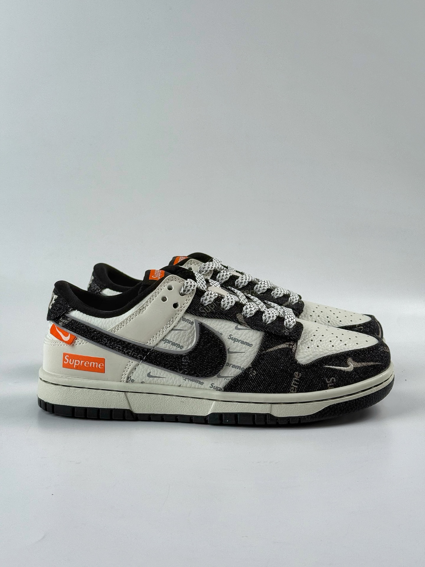 280 Nike SB Dunk Low x Supreme 黑白小勾满天星 SC9207-414