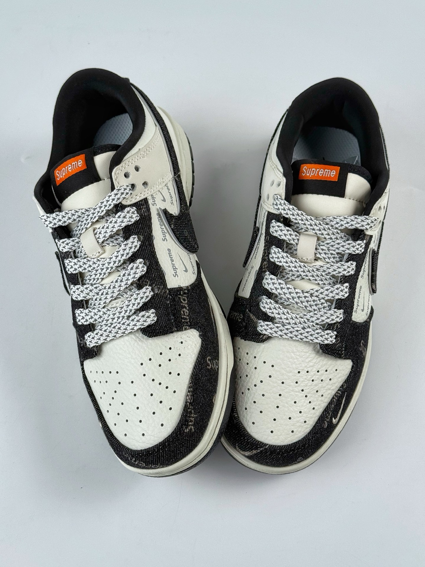 280 Nike SB Dunk Low x Supreme 黑白小勾满天星 SC9207-414