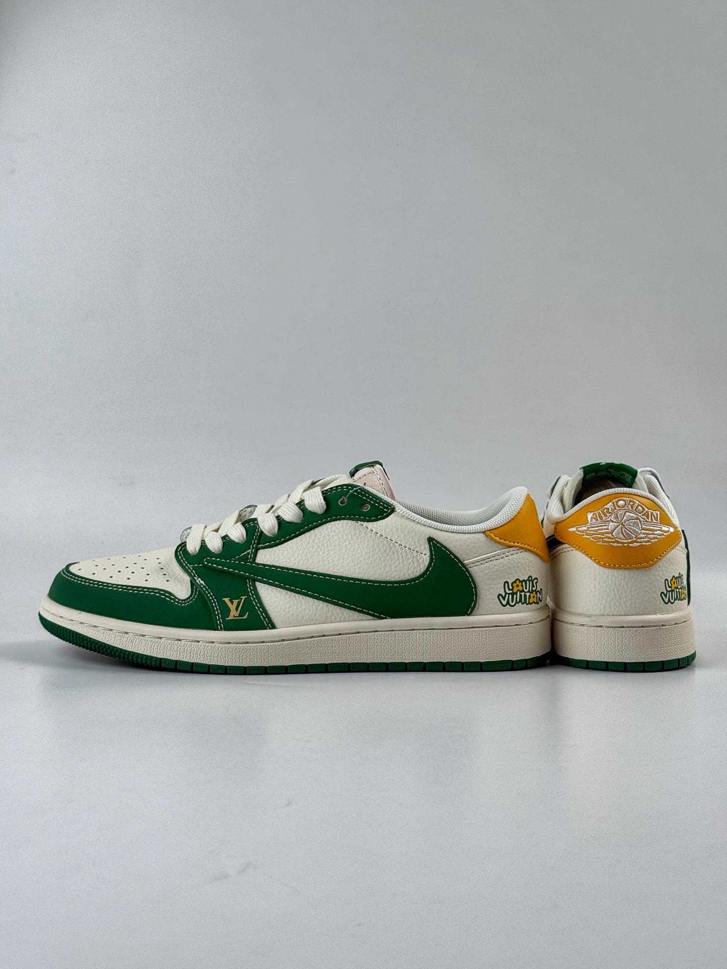 280 Travis Scott x Nike Air Jordan 1 Low x Louis Vuitton Air Jordan 1 Low 反转绿白倒钩 ZH2598-161