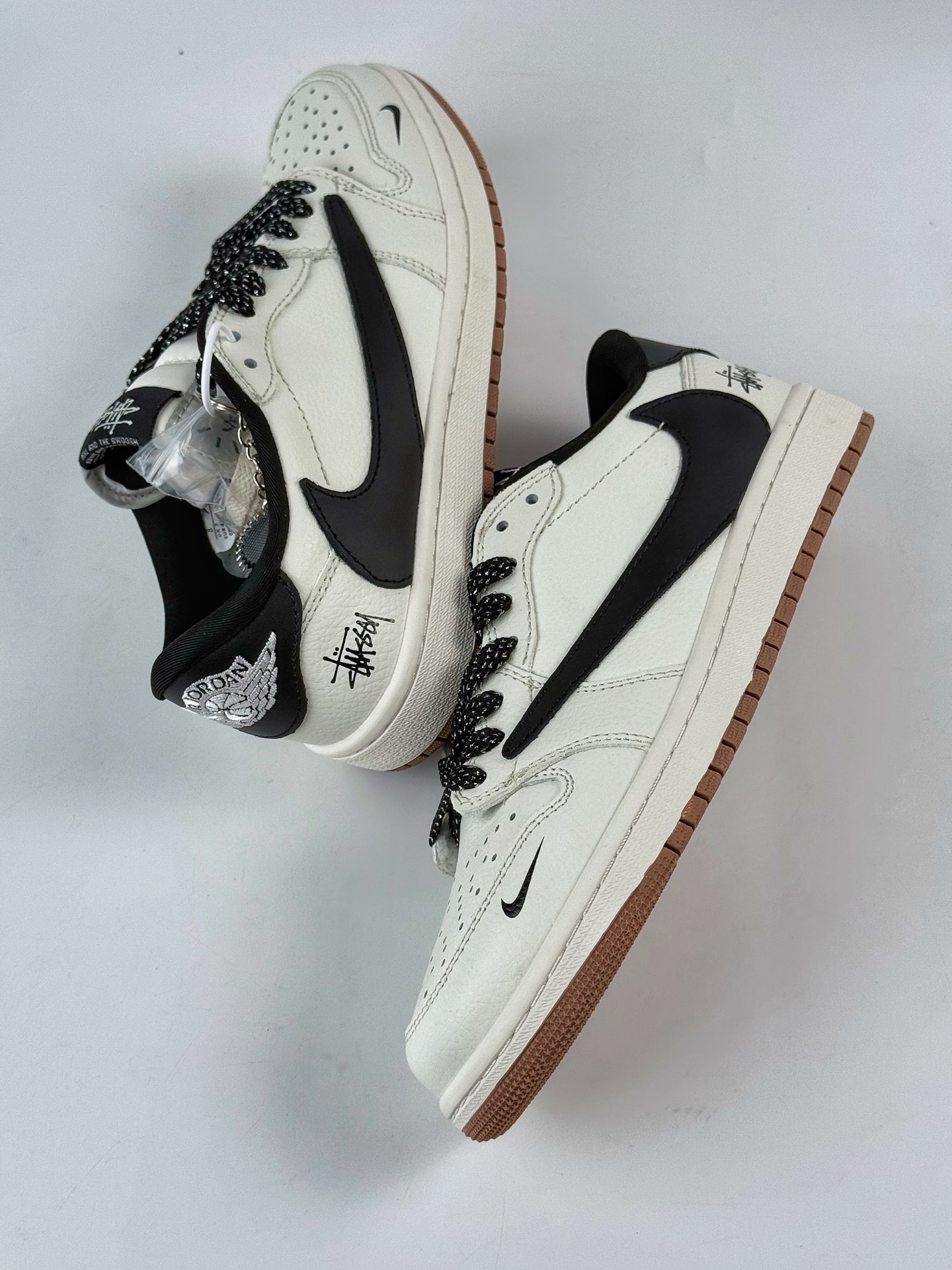 220 Travis Scott x Nike Air Jordan 1 Low x Stussy Air Jordan 1 Low 反转白黑小勾满天星倒钩 JW1188-135