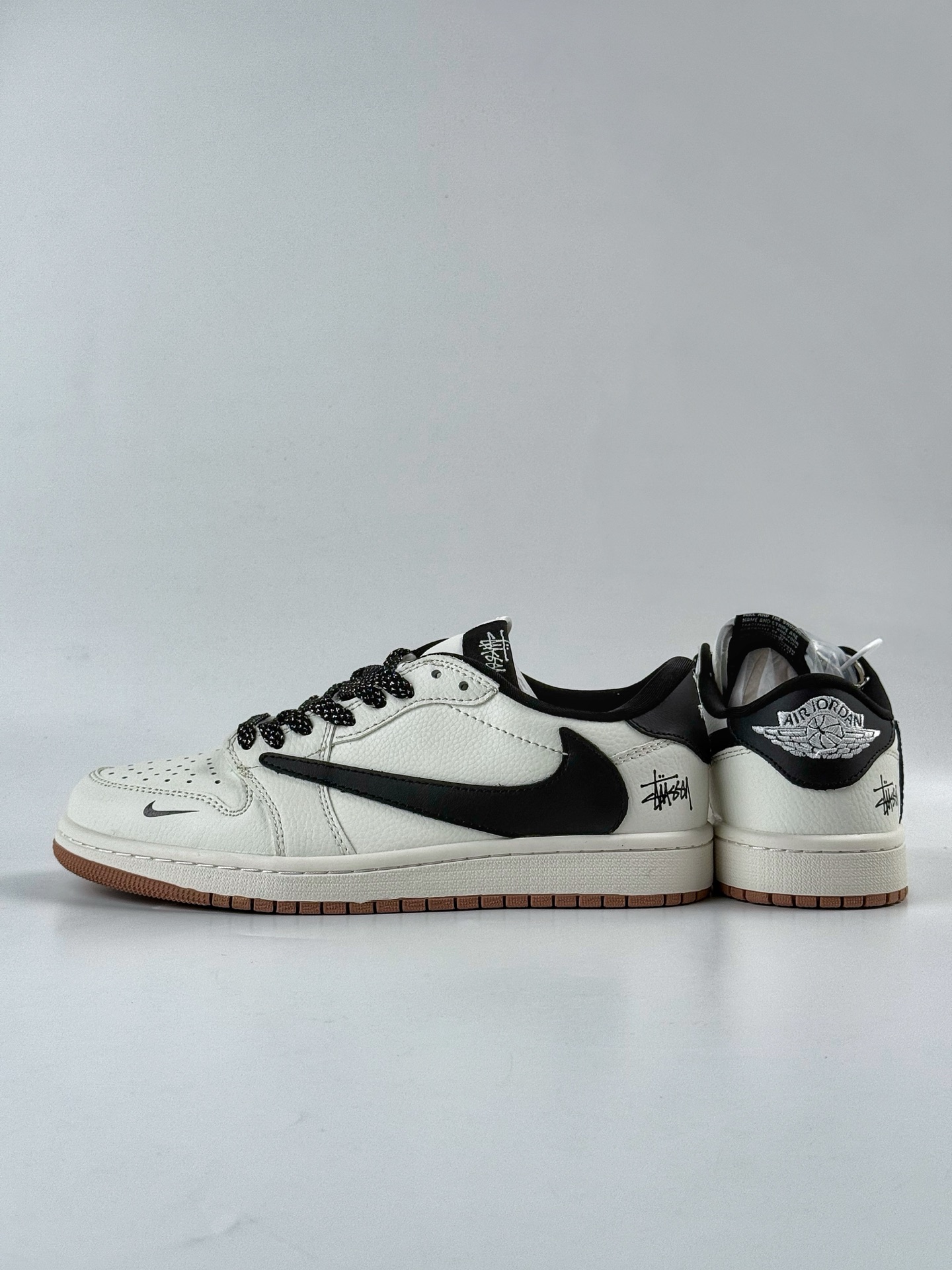 220 Travis Scott x Nike Air Jordan 1 Low x Stussy Air Jordan 1 Low 反转白黑小勾满天星倒钩 JW1188-135
