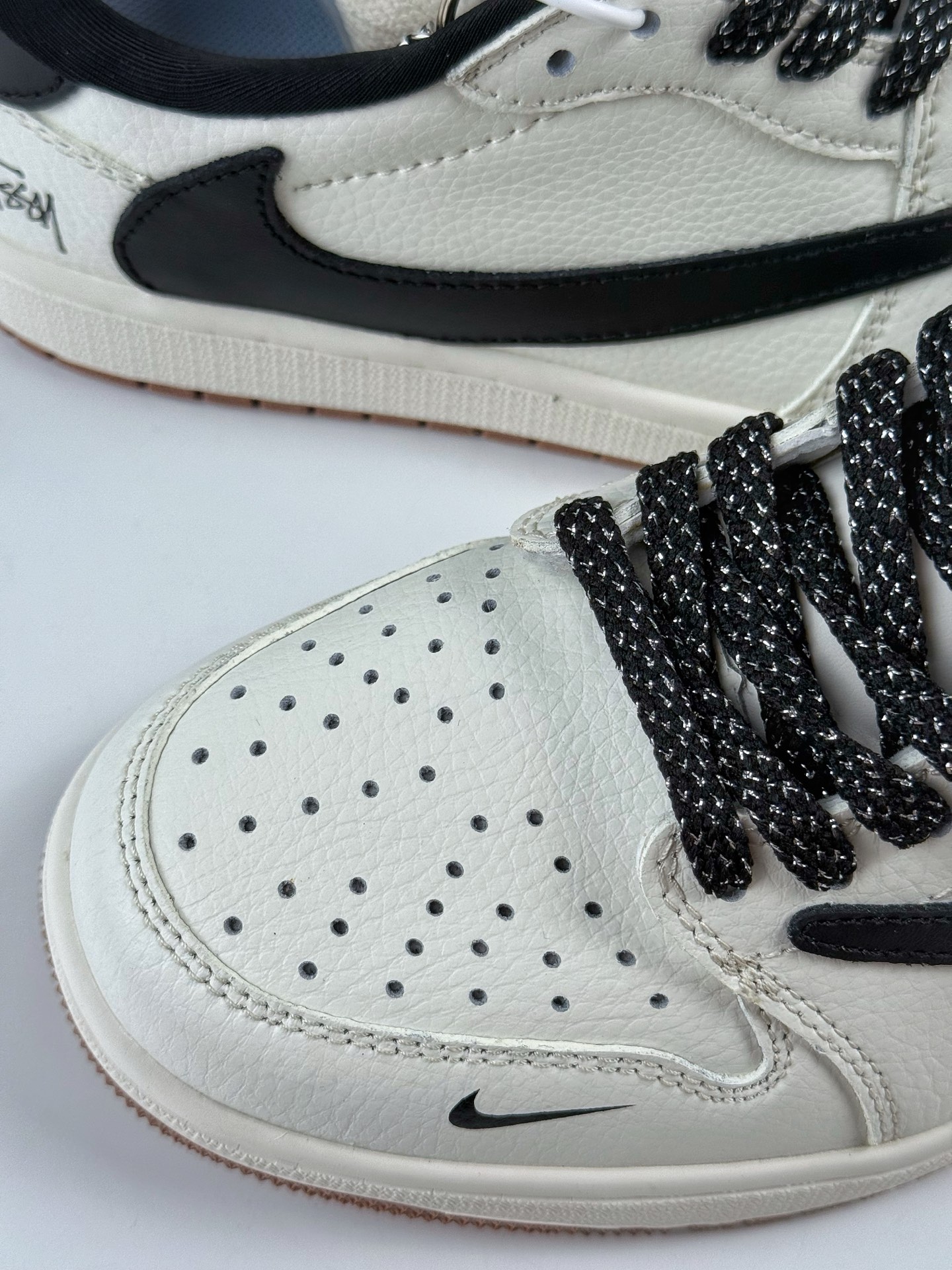 220 Travis Scott x Nike Air Jordan 1 Low x Stussy Air Jordan 1 Low 反转白黑小勾满天星倒钩 JW1188-135