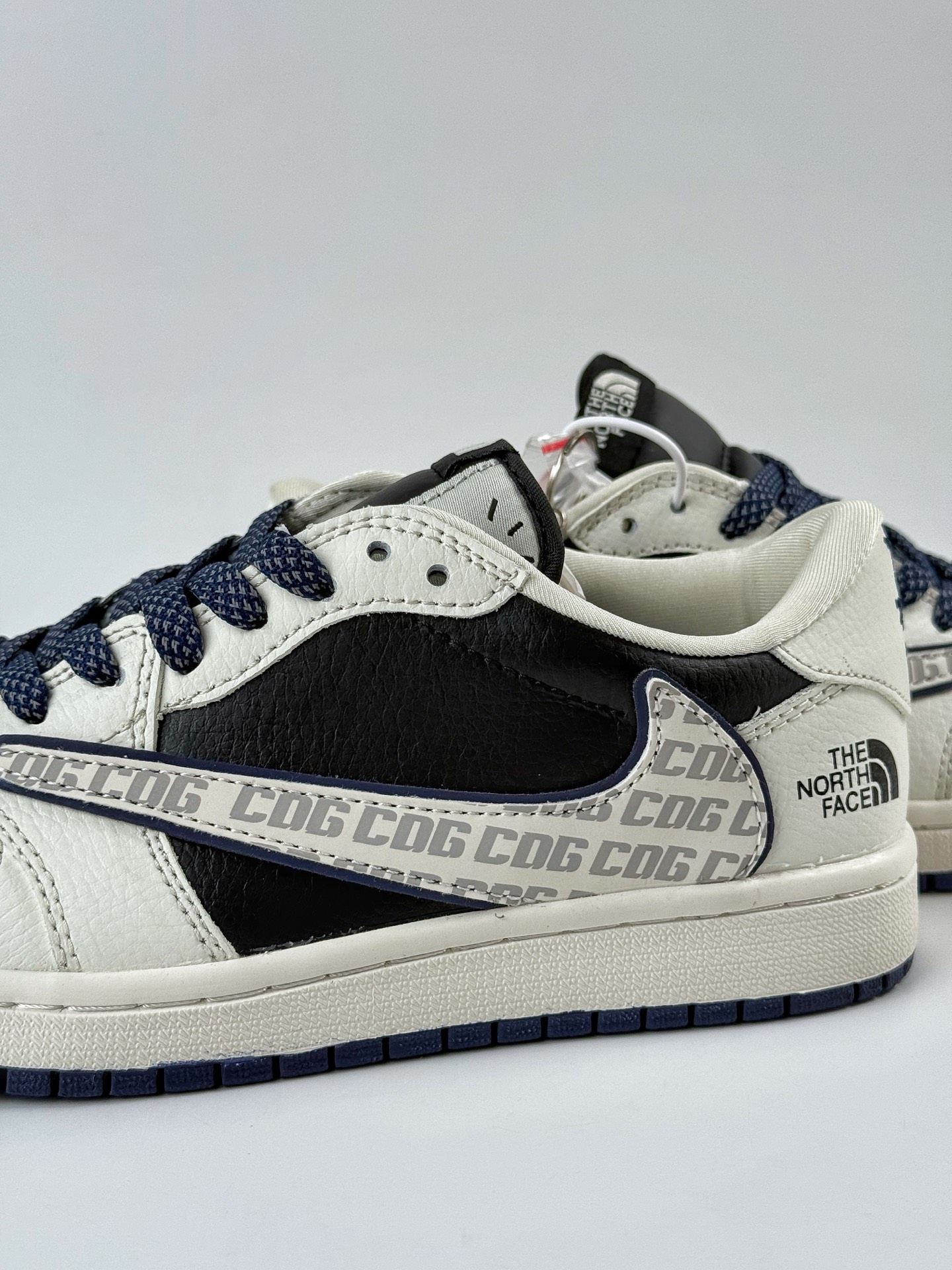 220 Travis Scott x Nike Air Jordan 1 Low x The North Face Air Jordan 1 Low 反转白黑小勾满天星倒钩 JW1188-134