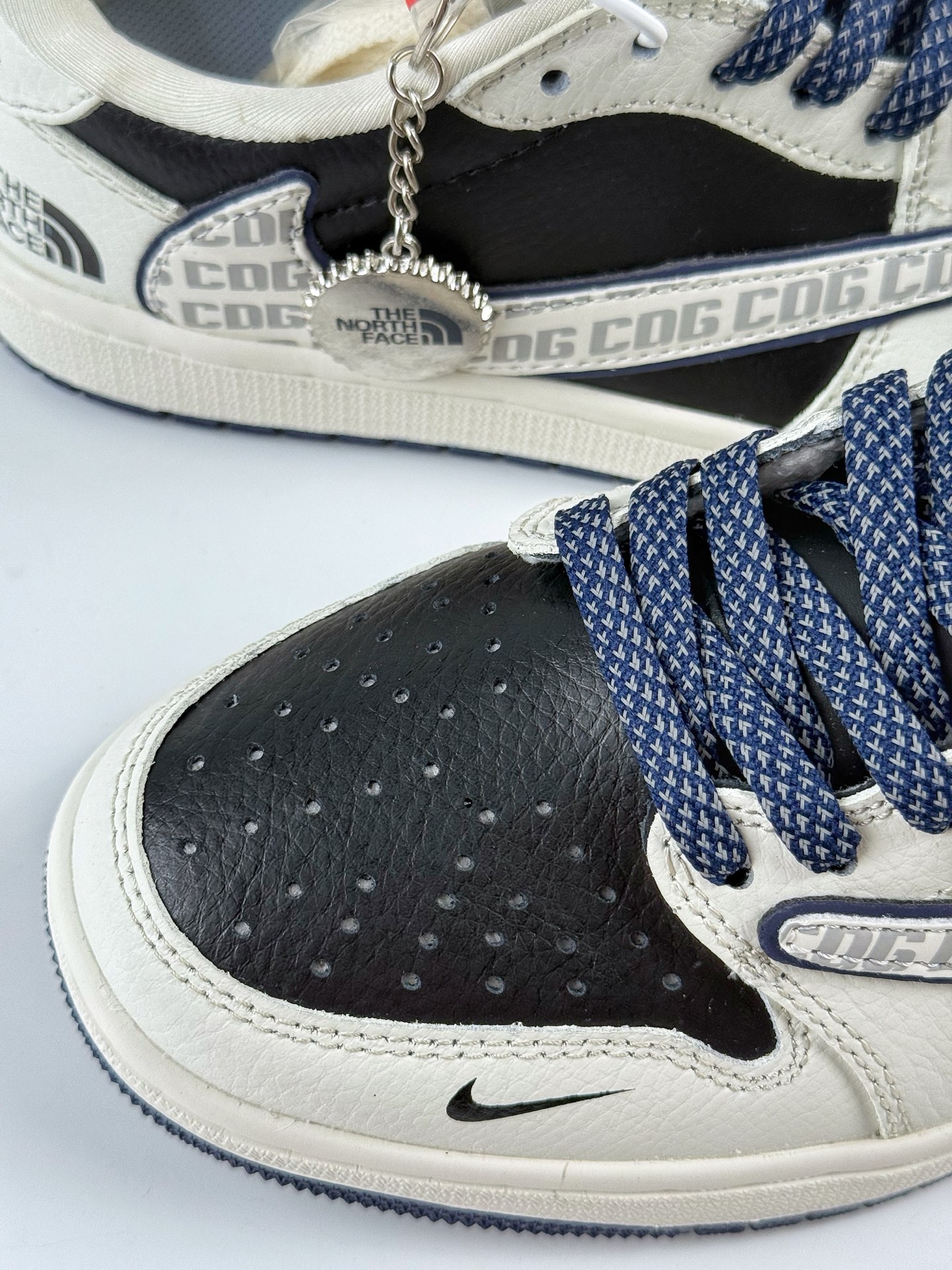 220 Travis Scott x Nike Air Jordan 1 Low x The North Face Air Jordan 1 Low 反转白黑小勾满天星倒钩 JW1188-134