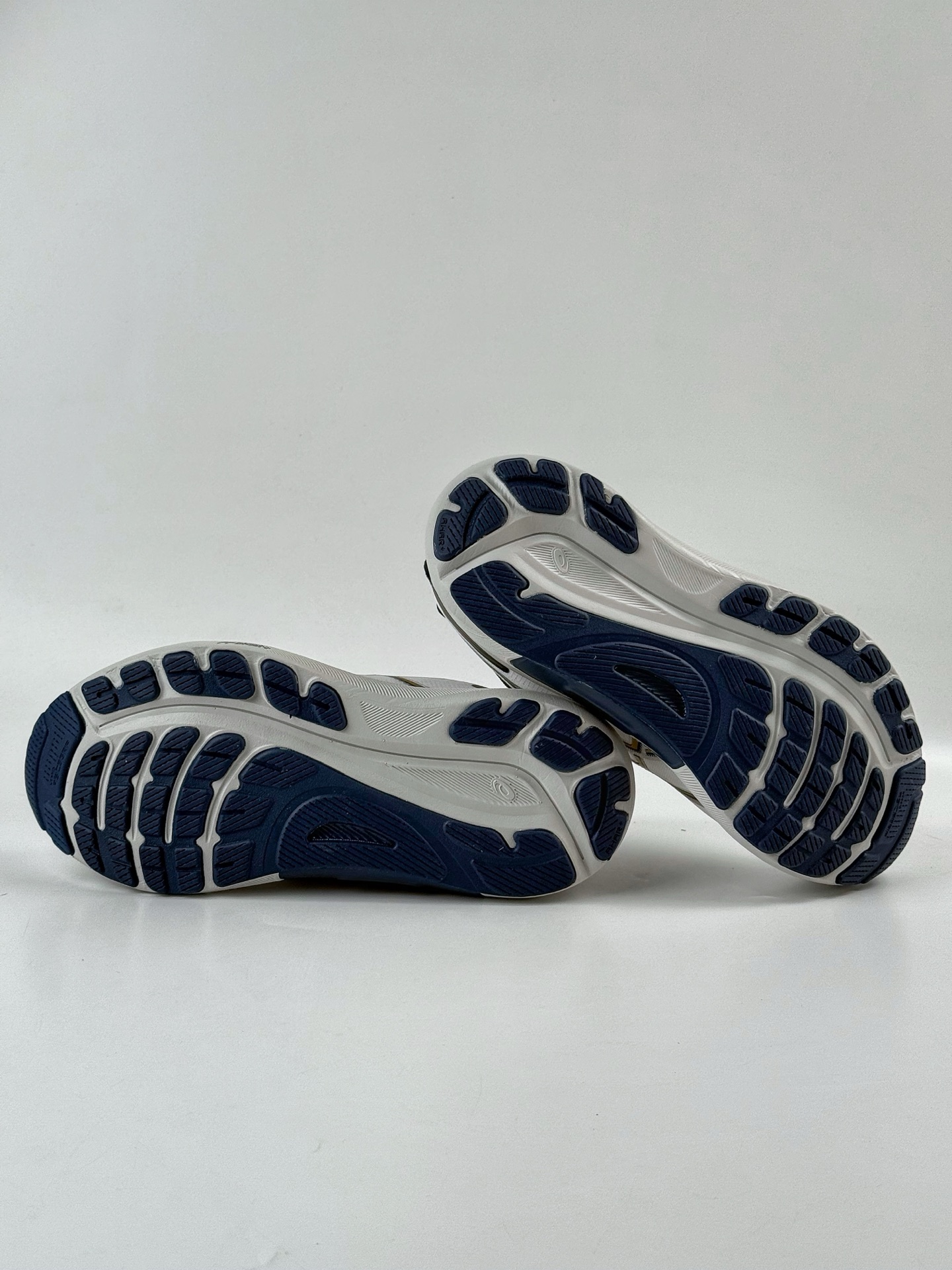 180 Asics Gel-Kayano 31代 运动休闲透气专业跑鞋 1011B995-021