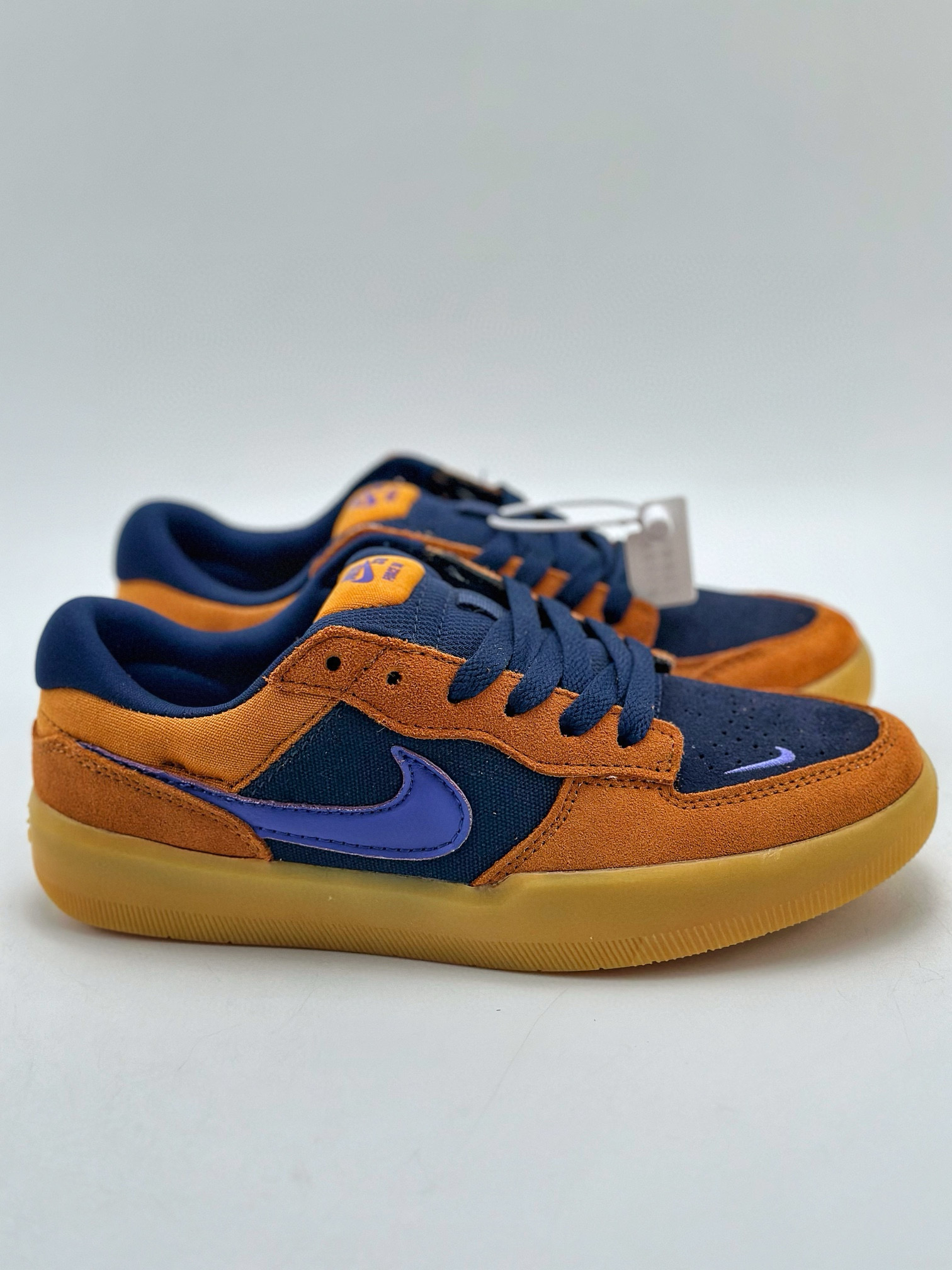 💰220
耐克Nike SB Force 58 纯原版本 黑桔紫
硫化杯底 传统篮球风格 原楦版型
Nike SB Force 58 男/女滑板鞋采用包边设计
经久耐穿 硫化结构则有效提升灵活性
穿上这款创意力作 助你耀动街头
采用帆布和翻毛皮组合材料 融入打孔设计
为你打造彰显经典篮球风范的整体造型
官方货号：DV5477 800TL
Size：36 36.5 37.5 38 38.5 39 40 40.5 41 42 42.5 43 44 45
