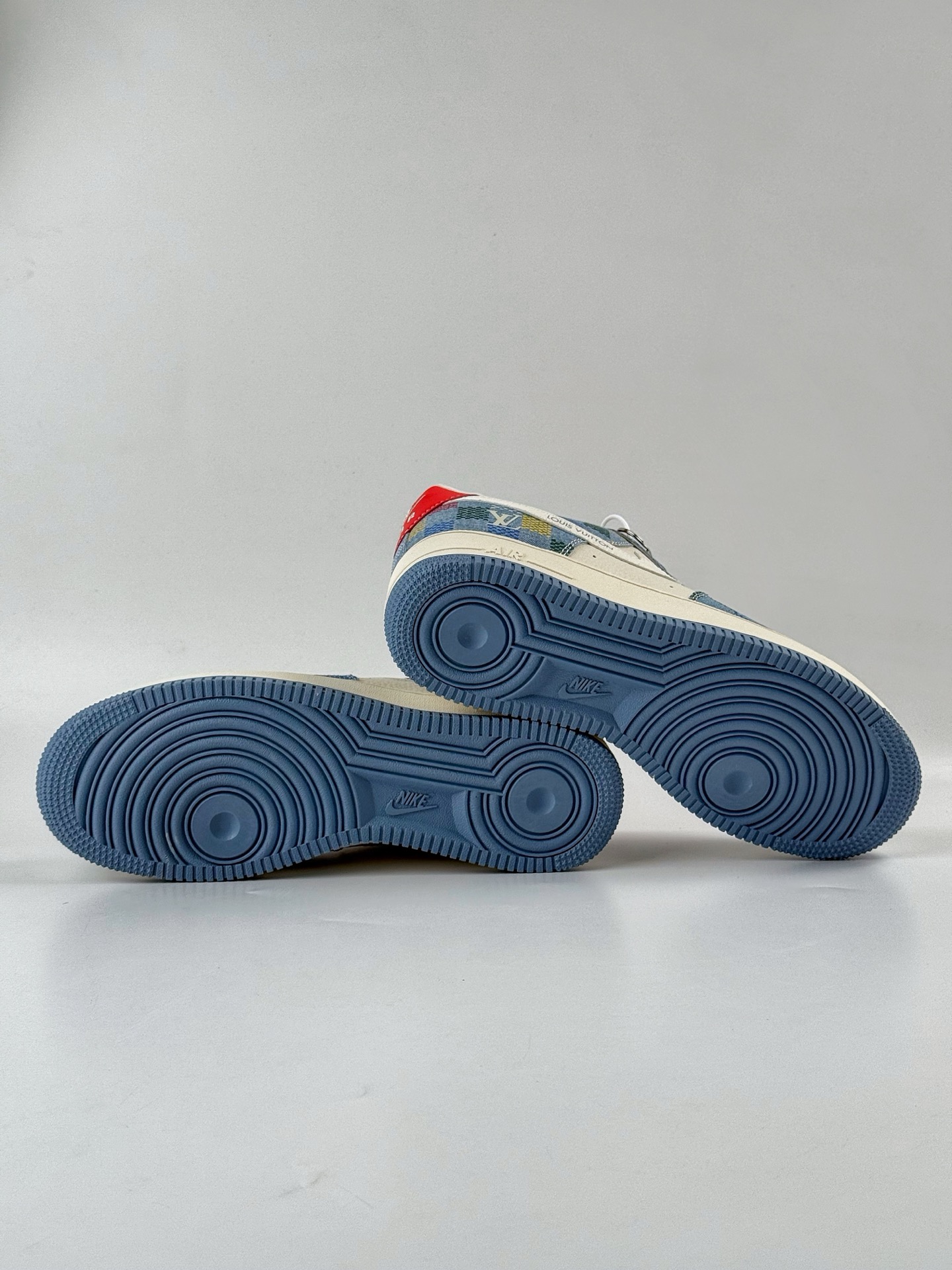 260 Nike Air Force 1 Low 07 x Louis Vuitton 牛仔蓝白小勾满天星 XL1979-101