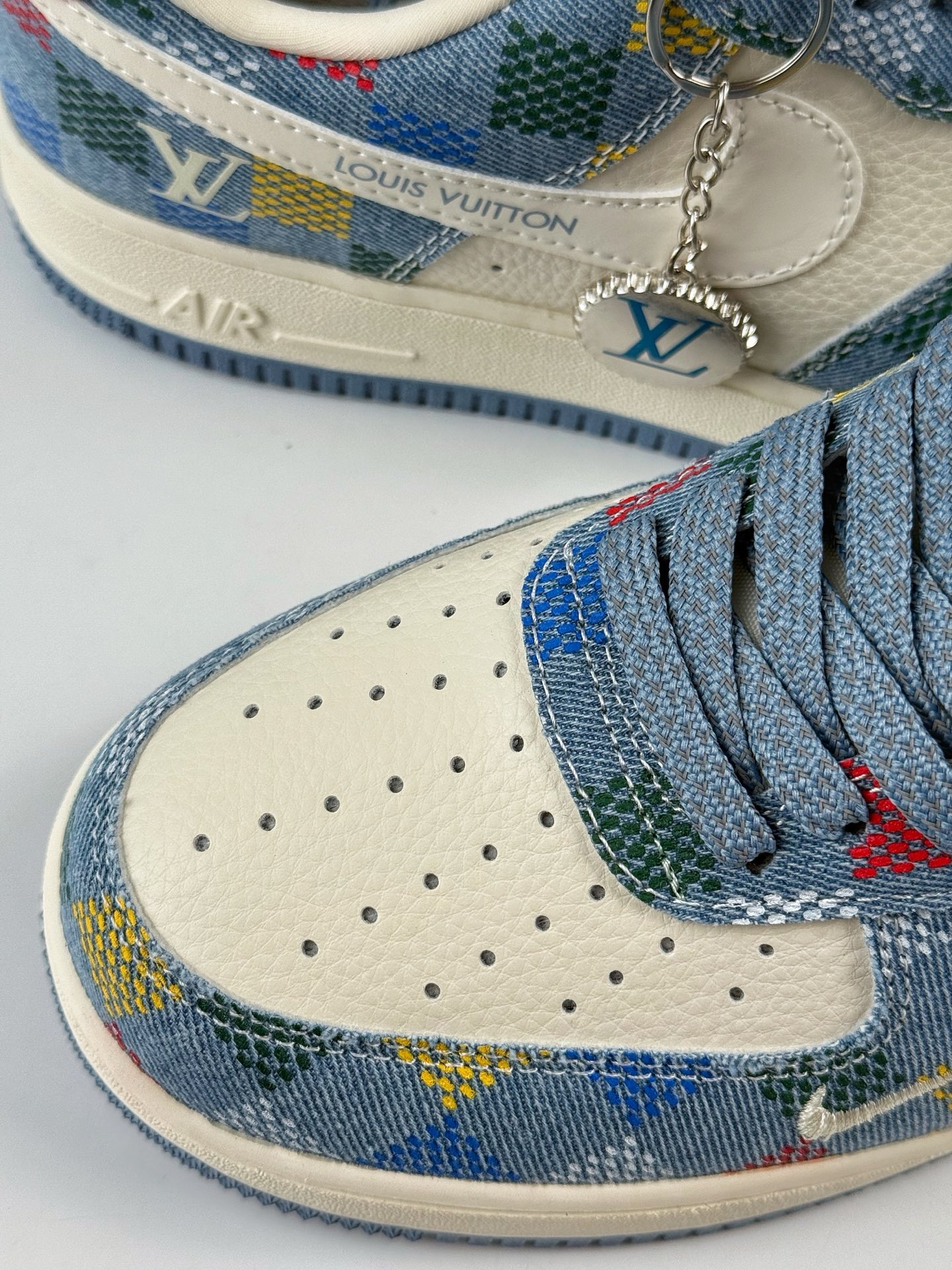 260 Nike Air Force 1 Low 07 x Louis Vuitton 牛仔蓝白小勾满天星 XL1979-101