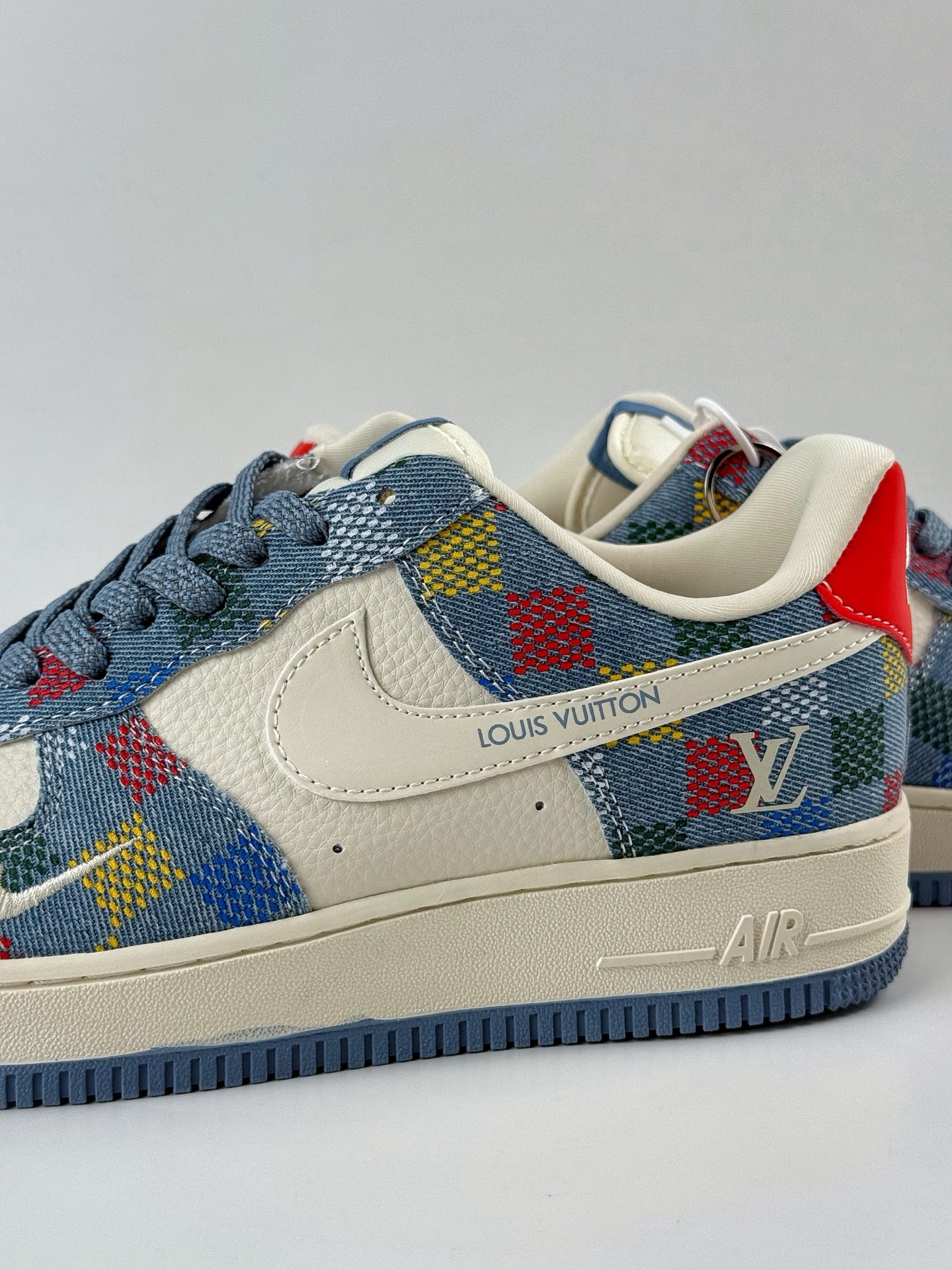260 Nike Air Force 1 Low 07 x Louis Vuitton 牛仔蓝白小勾满天星 XL1979-101