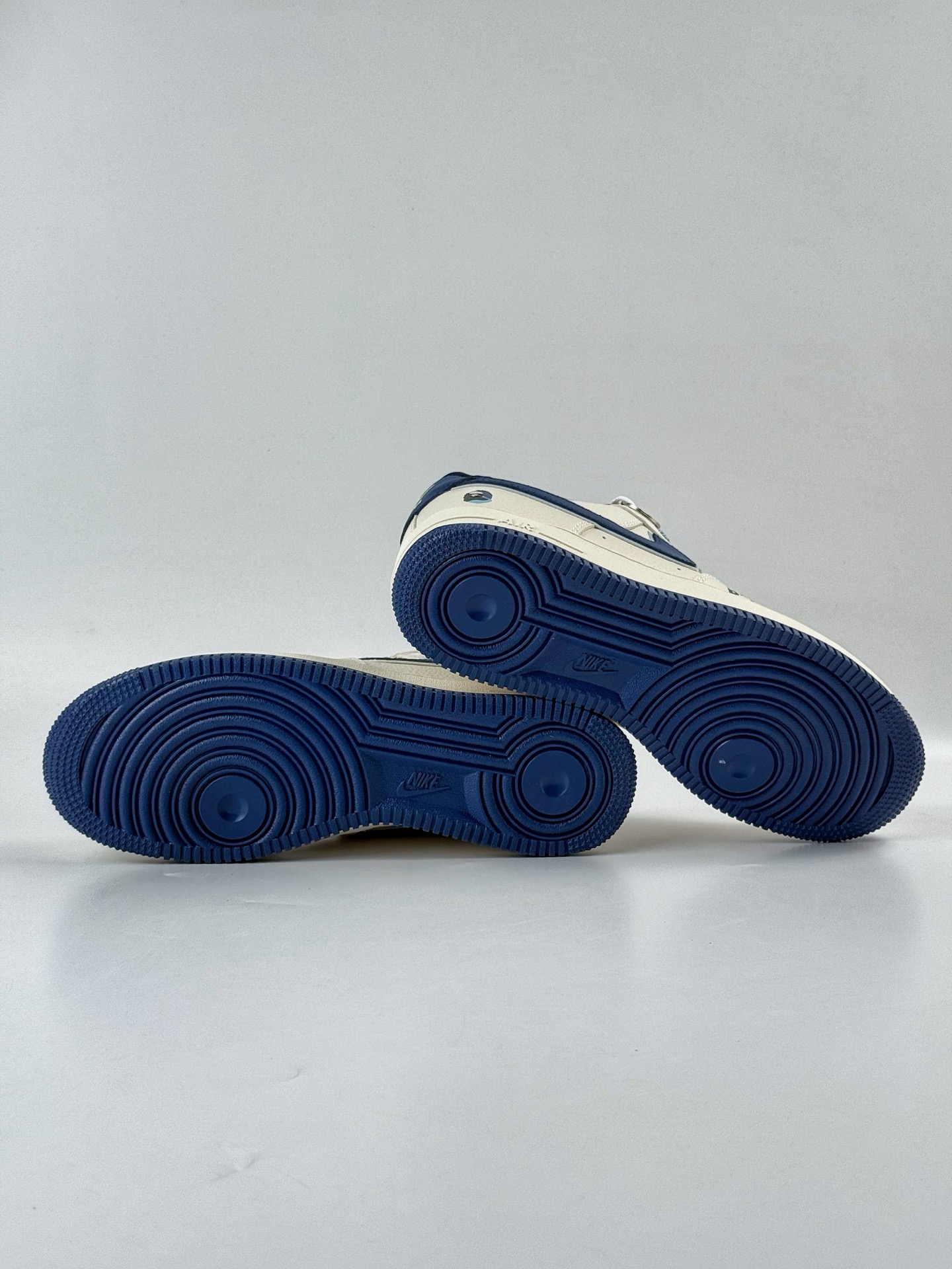 260 Nike Air Force 1 Low 07 x BAPE 米蓝满天星 KB1688-002-Chinese UA Cheap High Quatity Brand Clothes Bags handbags Sneakers wholesale wholesaler seller from China Factory suppliers Fashion Clothing Shoes best Quality Beautiful Price 260 Nike Air Force 1 Low 07 x BAPE 米蓝满天星 KB1688-002