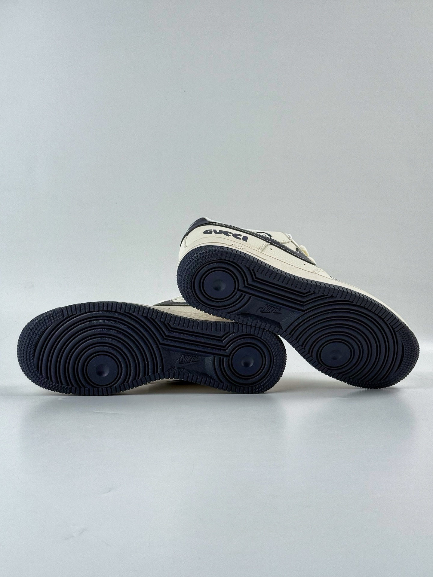 260 Nike Air Force 1 Low 07 x GUCCI 米黑 QW5836-006