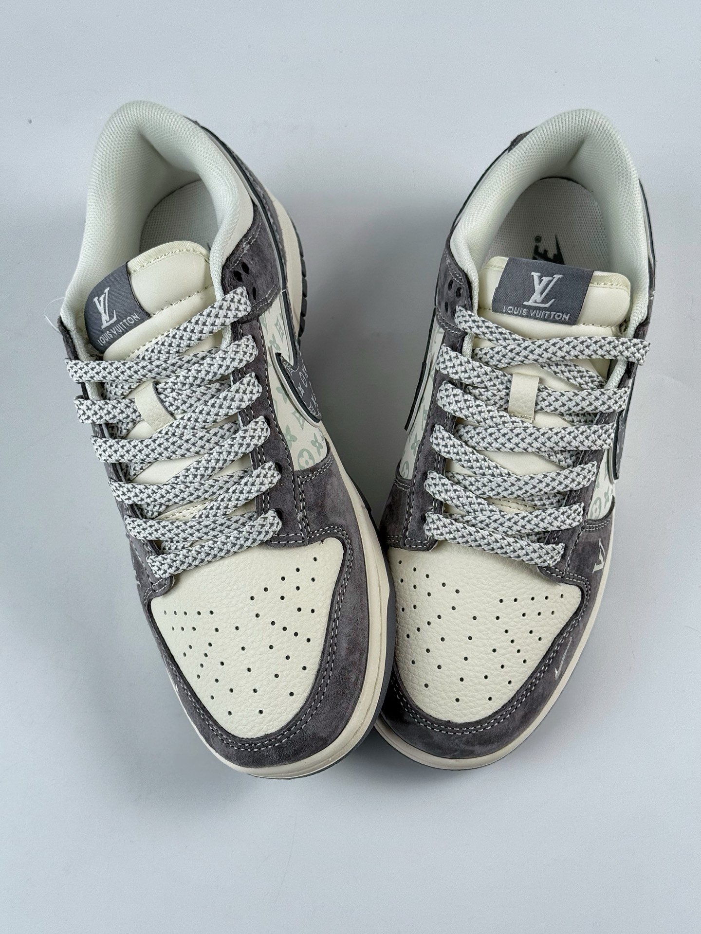 280 Nike SB Dunk Low x Louis Vuitton 灰白三小勾满天星 YX5066-361